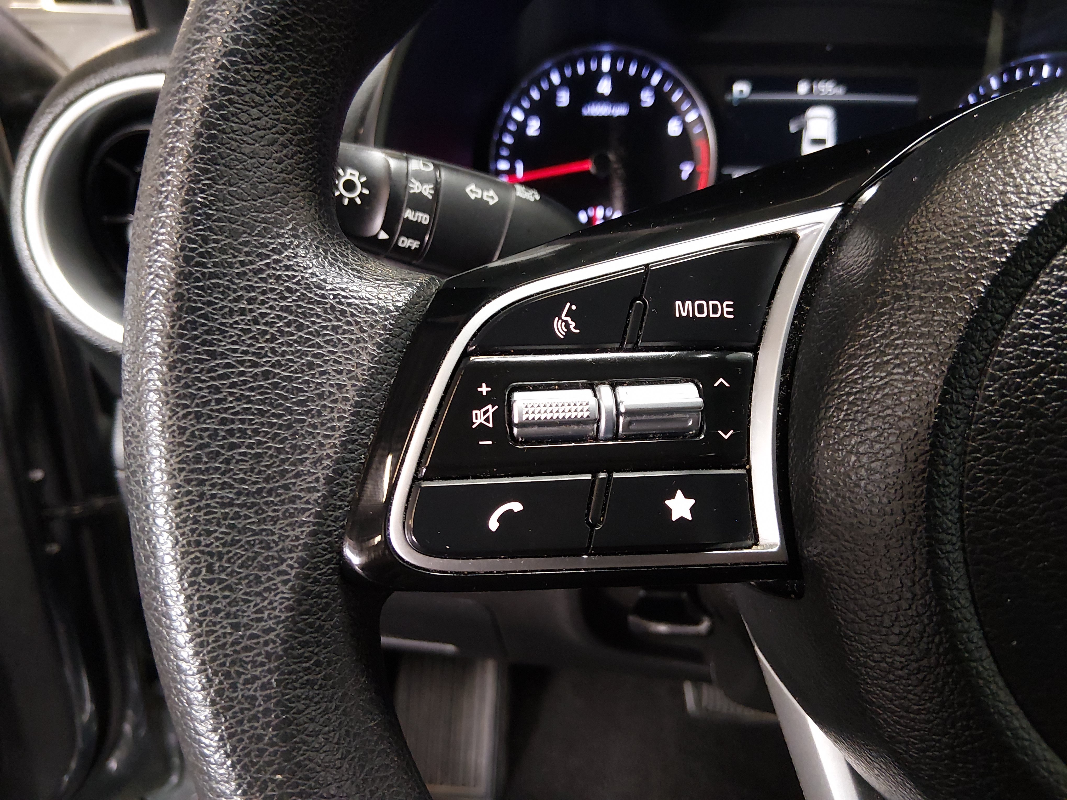 2024 Kia Forte LXS - Photo 12