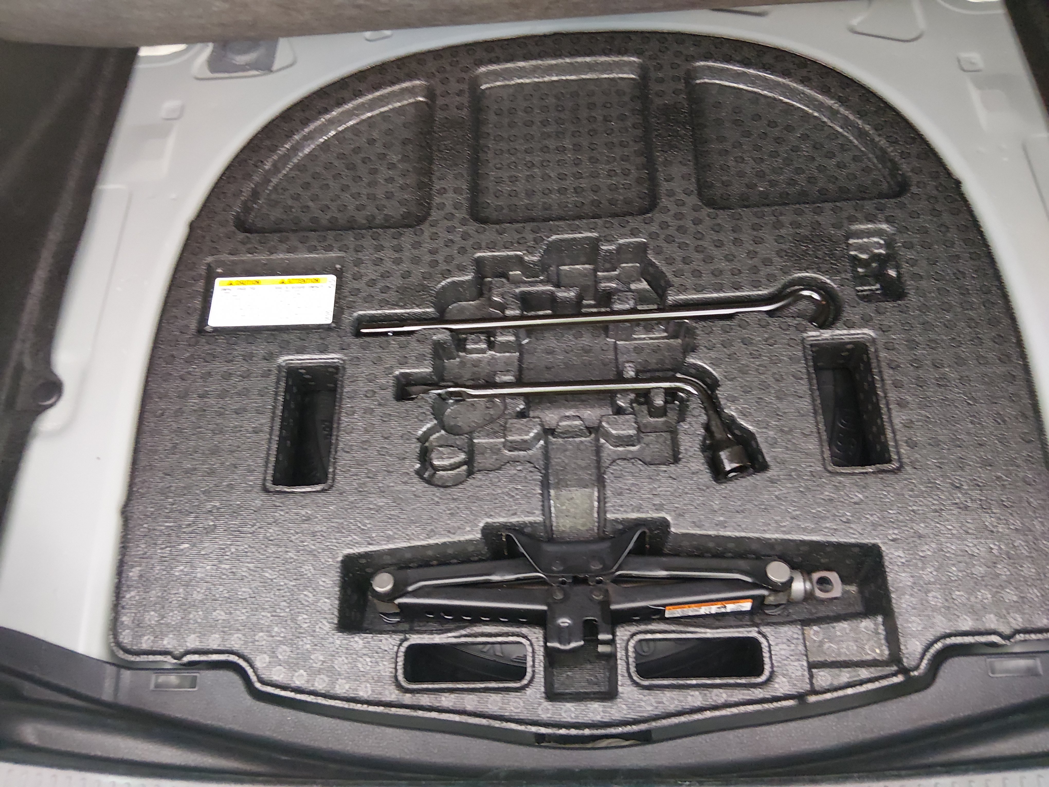 2024 Toyota Camry SE - Photo 18