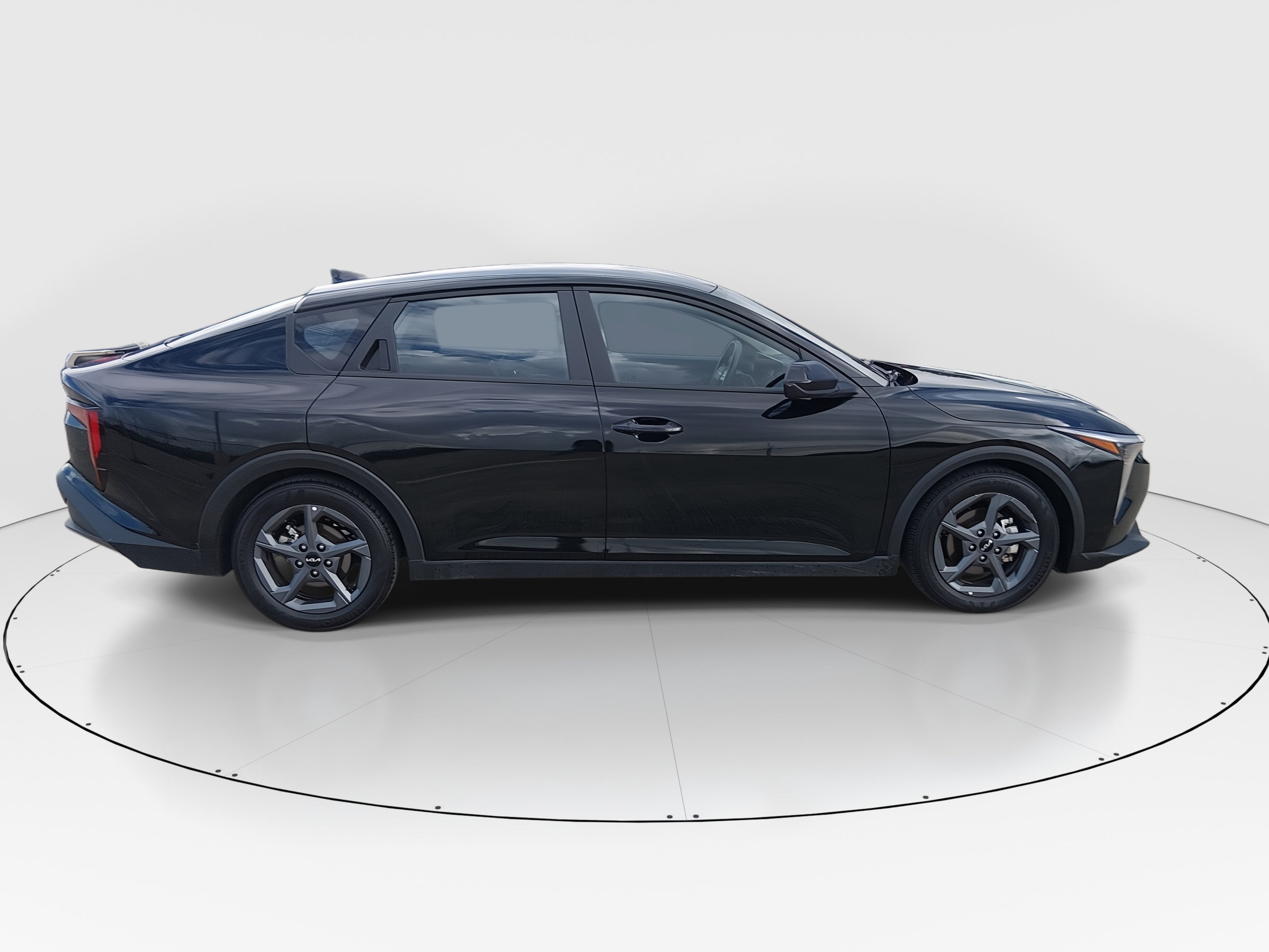 2025 Kia K4 LXS - Photo 8