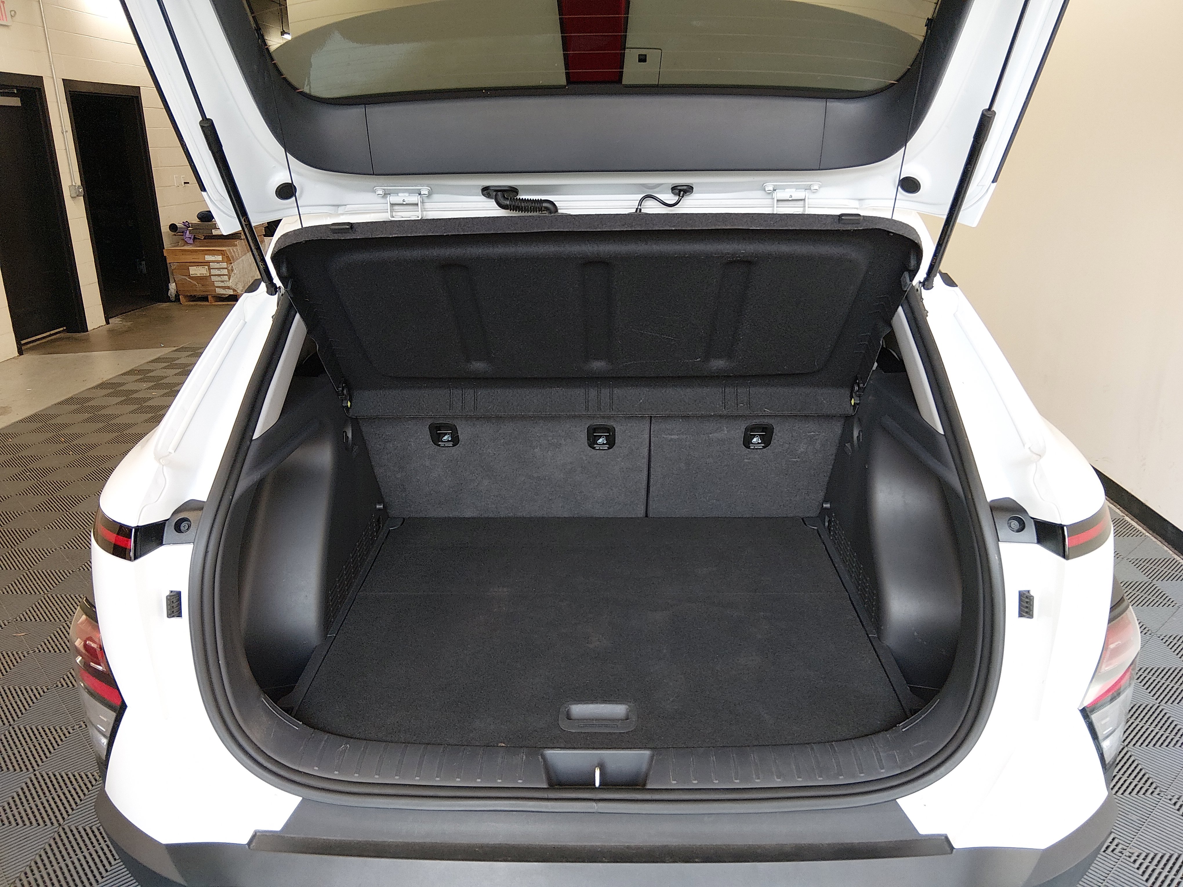 2025 Hyundai Kona SEL - Photo 11