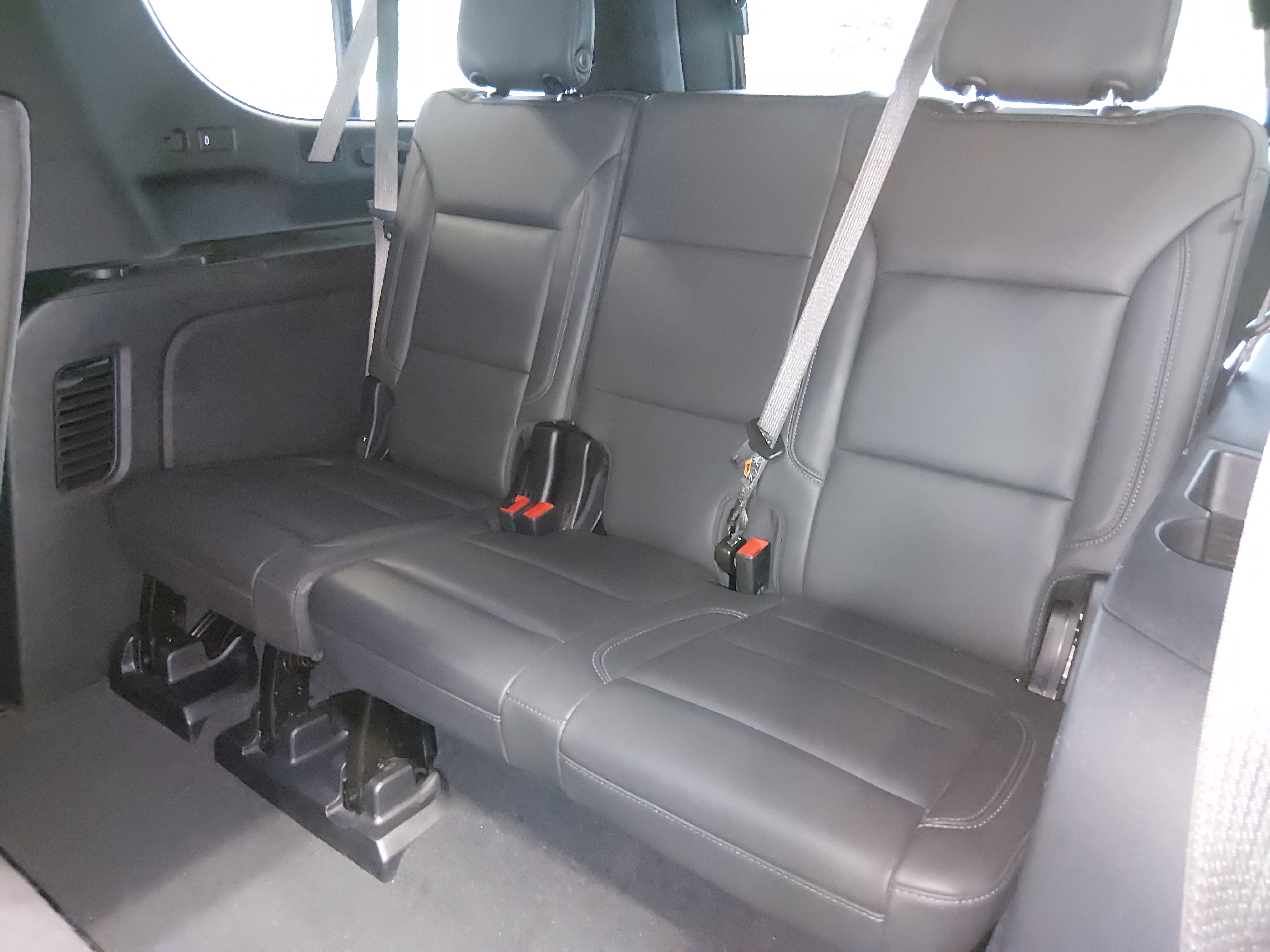 2025 Chevrolet Suburban Z71 - Photo 18