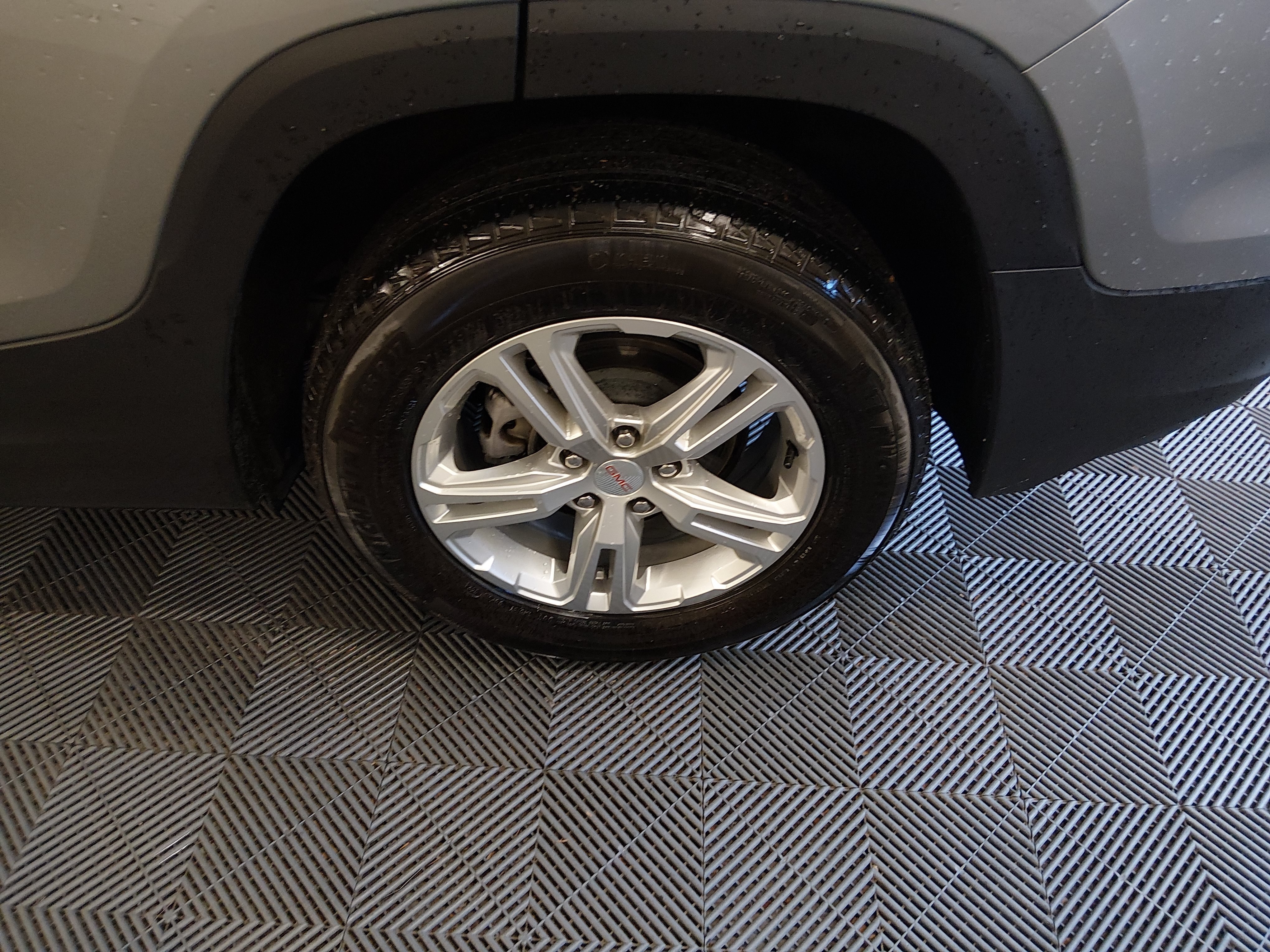2024 GMC Terrain SLE - Photo 10