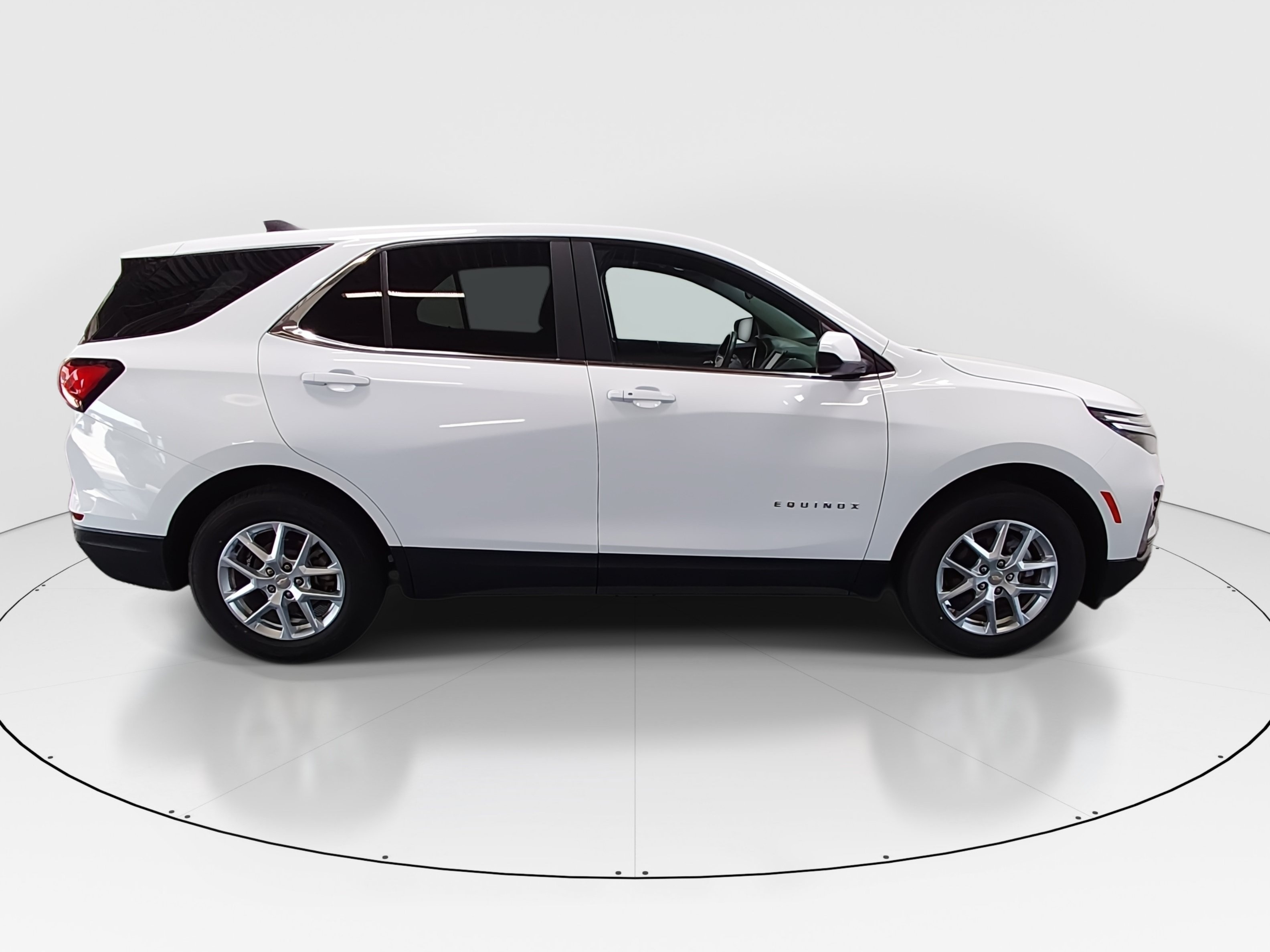 2024 Chevrolet Equinox LT - Photo 8