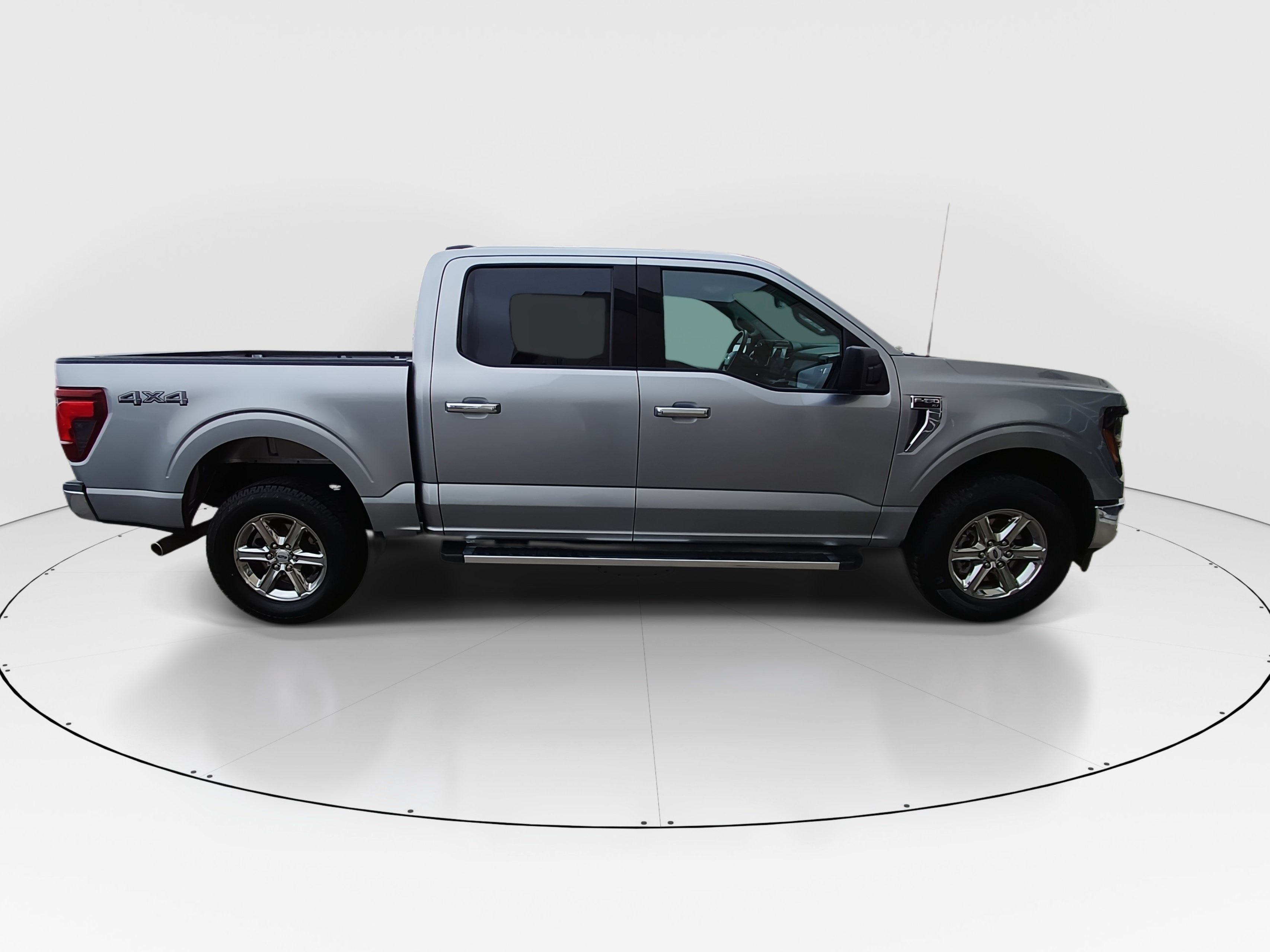 2025 Ford F-150 XLT - Photo 8