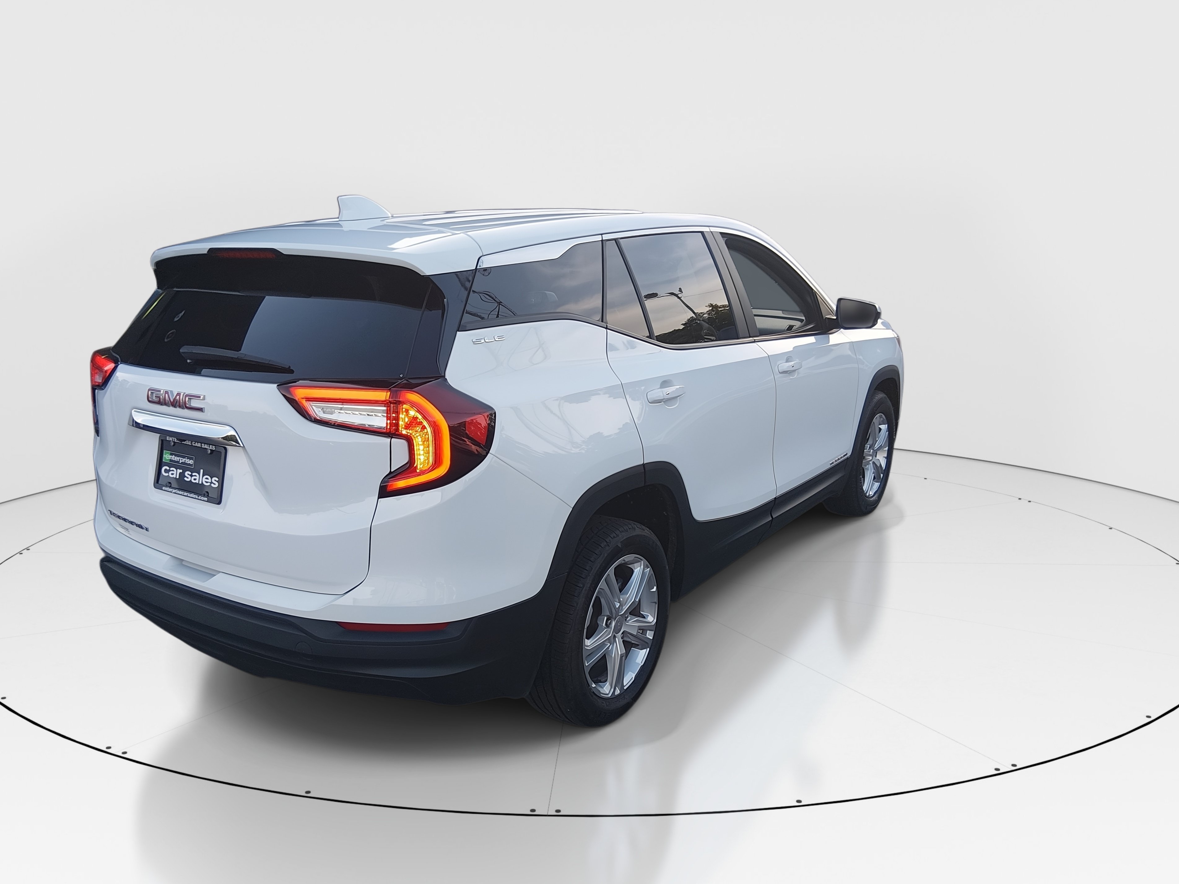 2024 GMC Terrain SLE - Photo 7