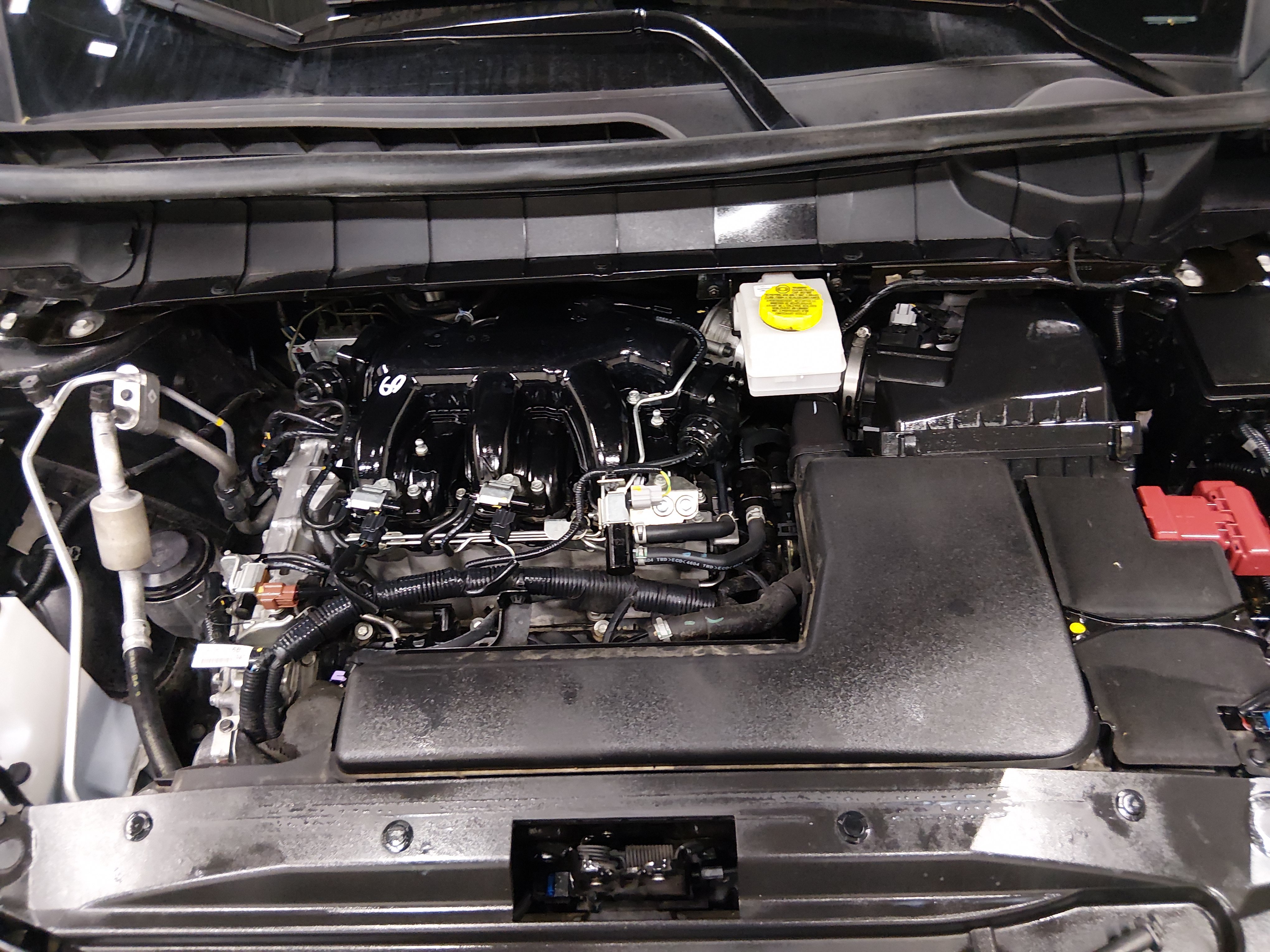 2025 Nissan Pathfinder SV - Photo 9