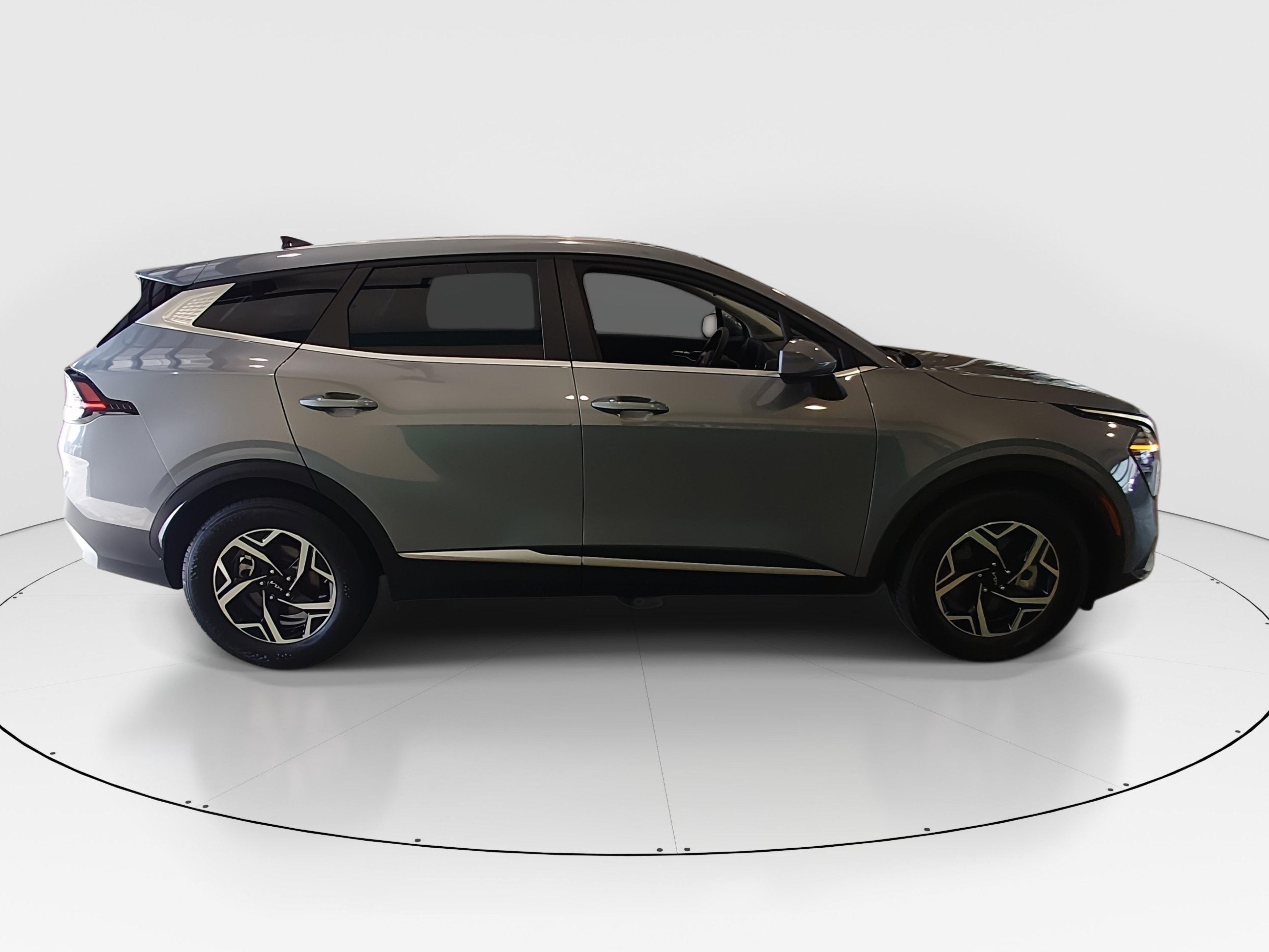 2025 Kia Sportage LX - Photo 8