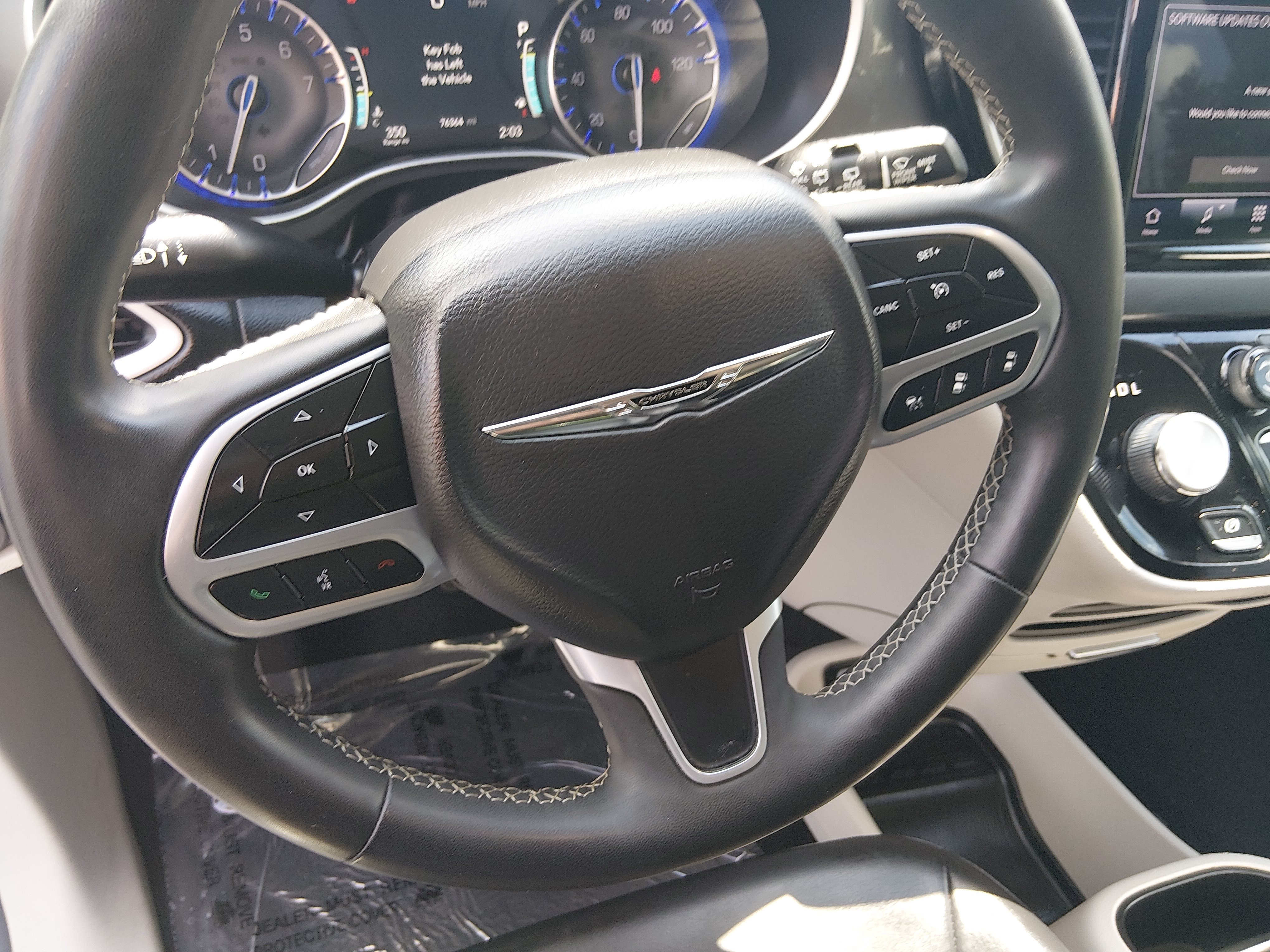 2023 Chrysler Pacifica Touring L - Photo 12