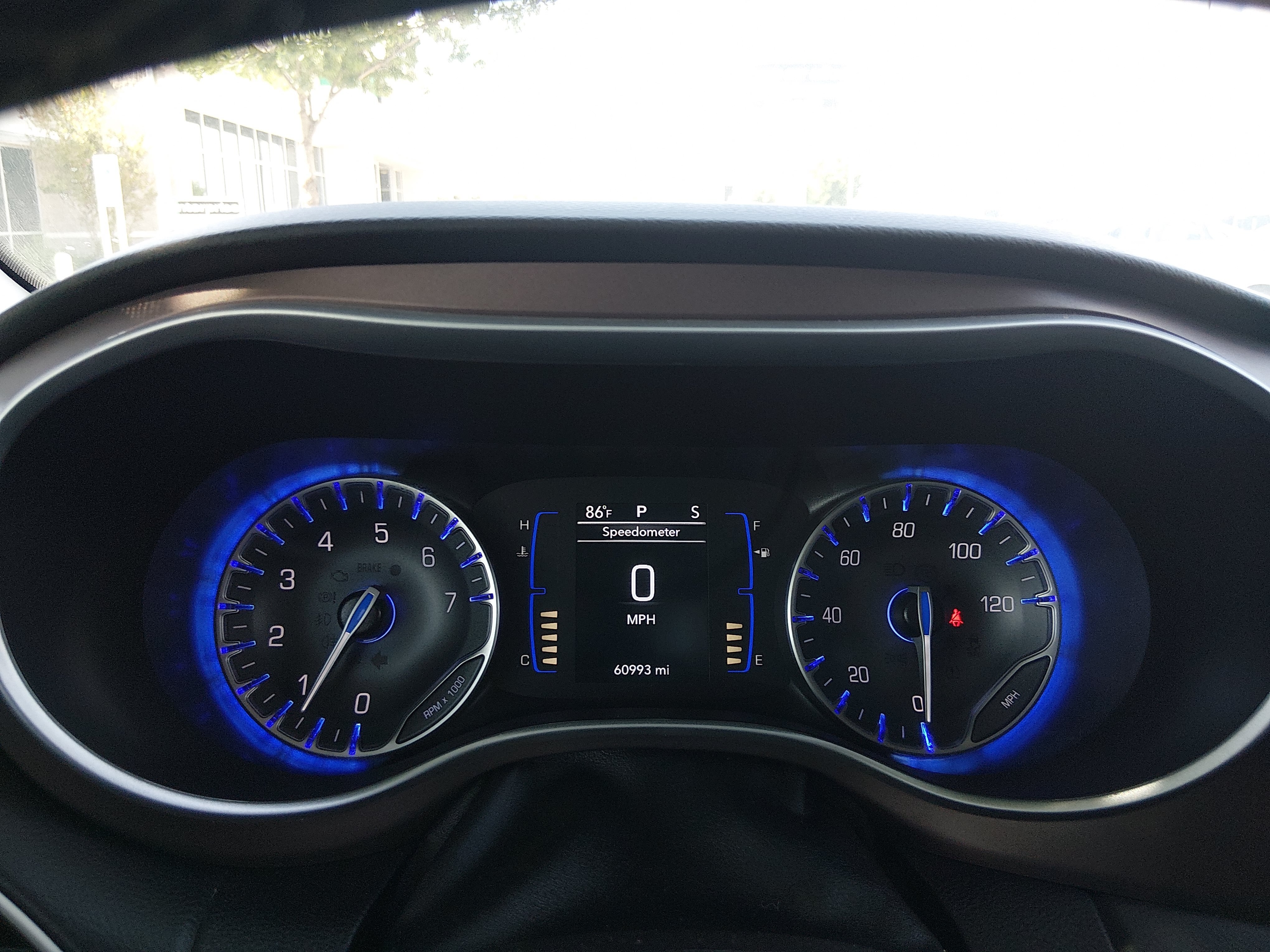 2023 Chrysler Voyager LX - Photo 14