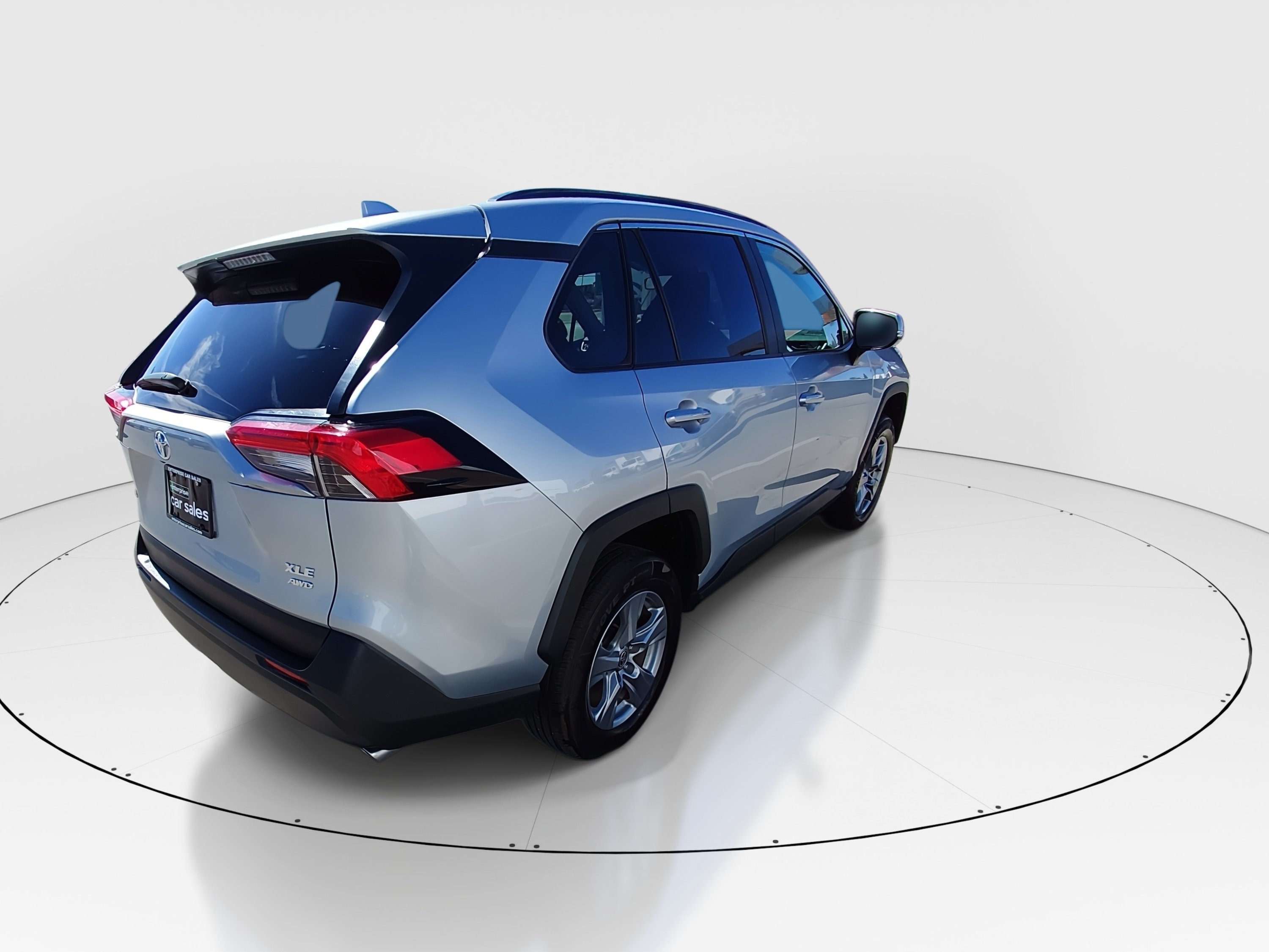 2024 Toyota RAV4 XLE - Photo 7