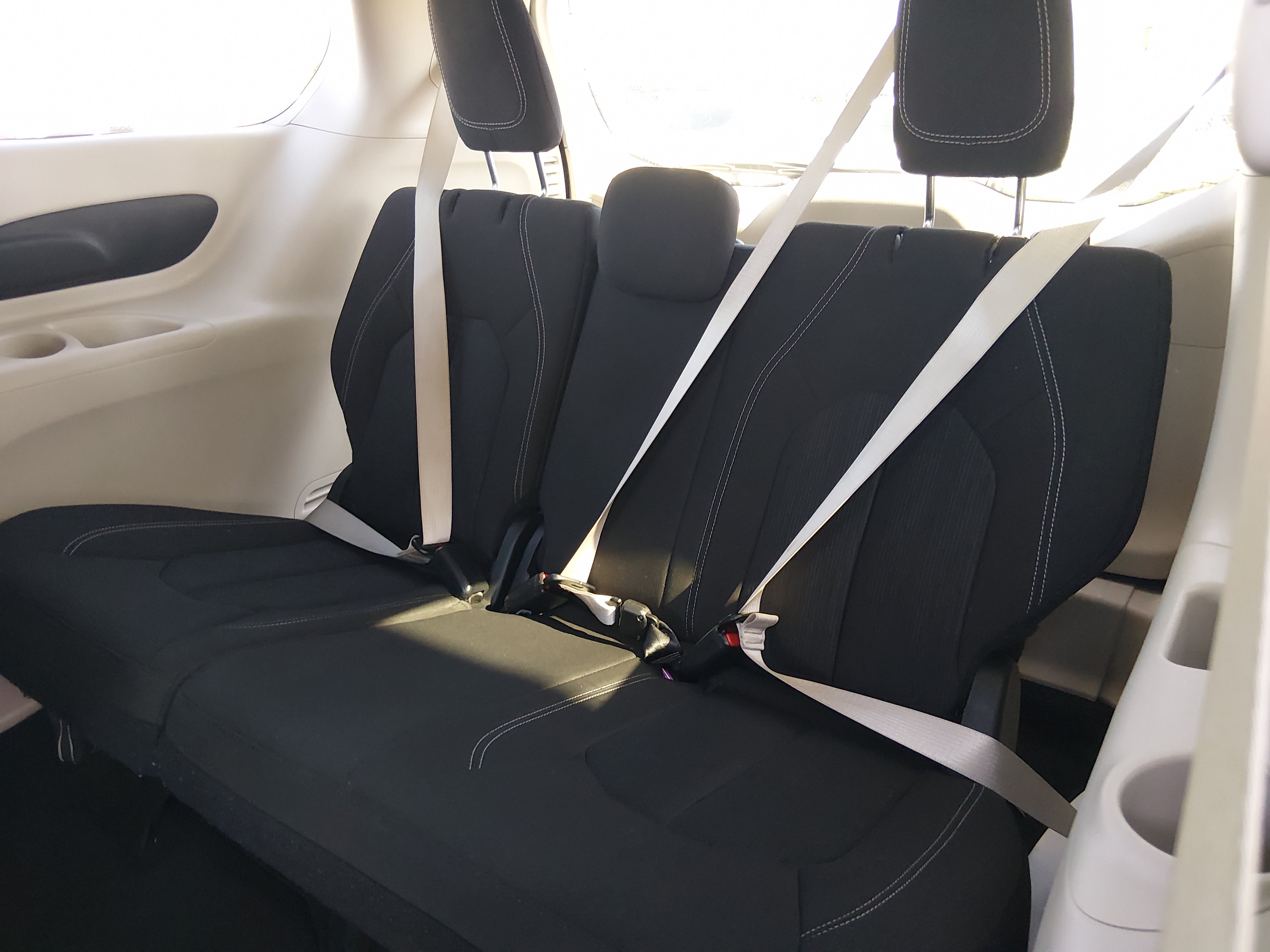 2023 Chrysler Voyager LX - Photo 17