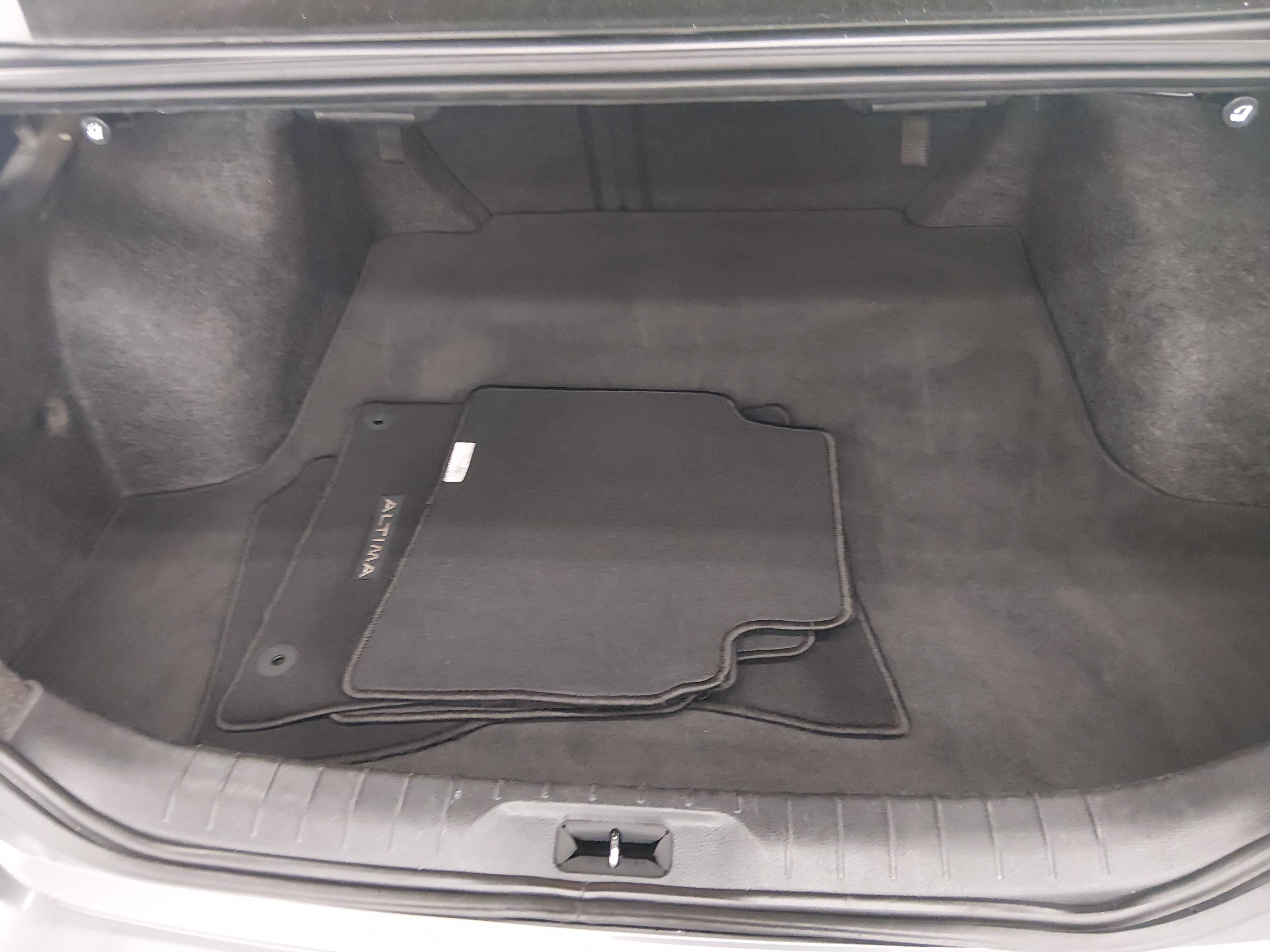 2024 Nissan Altima SV - Photo 11