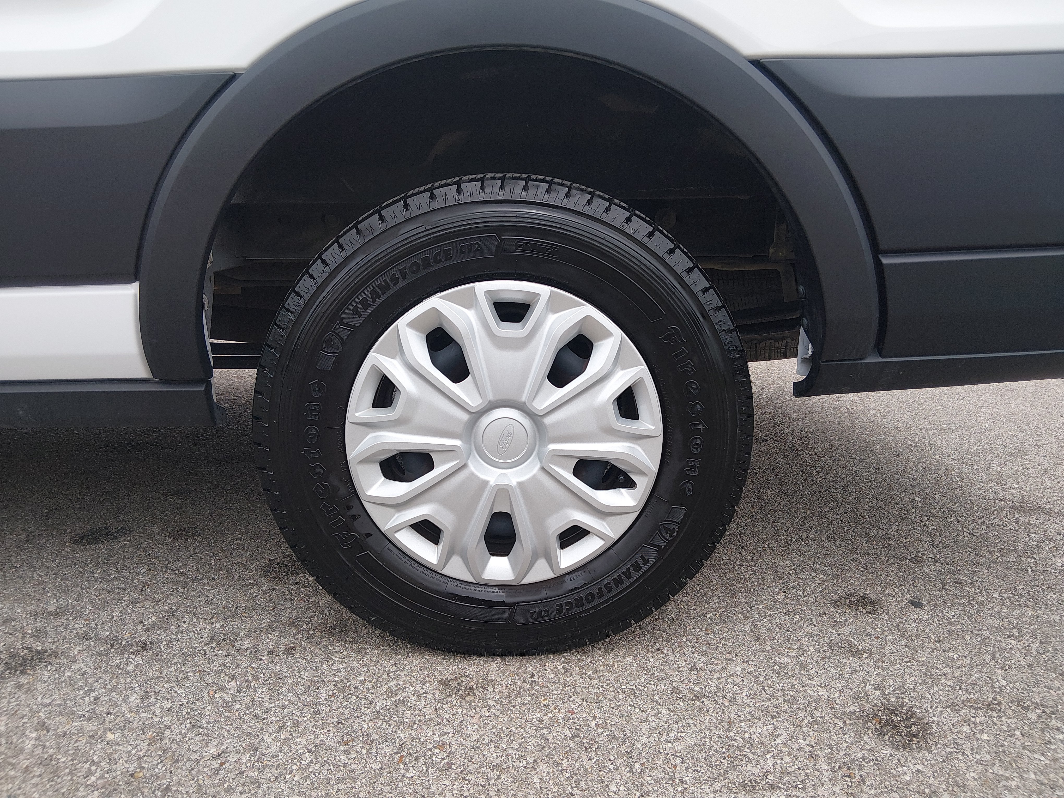 2024 Ford Transit Passenger Van XLT - Photo 10