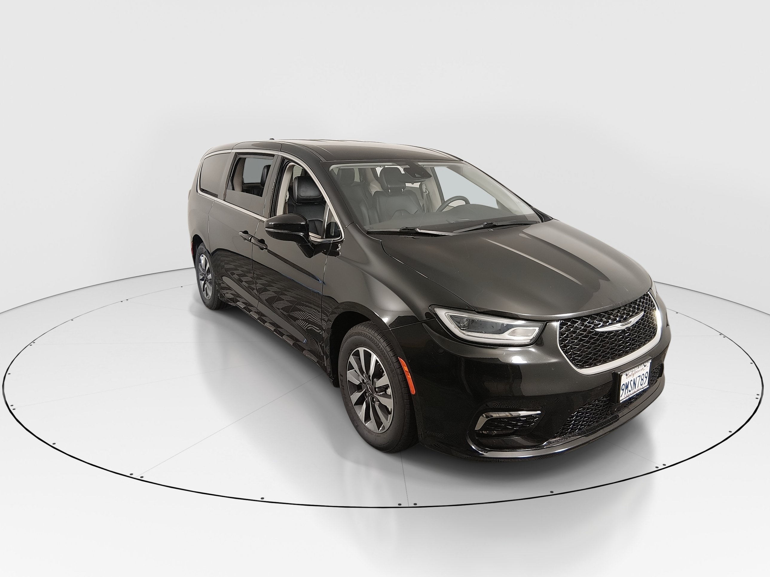 2024 Chrysler Pacifica PHEV