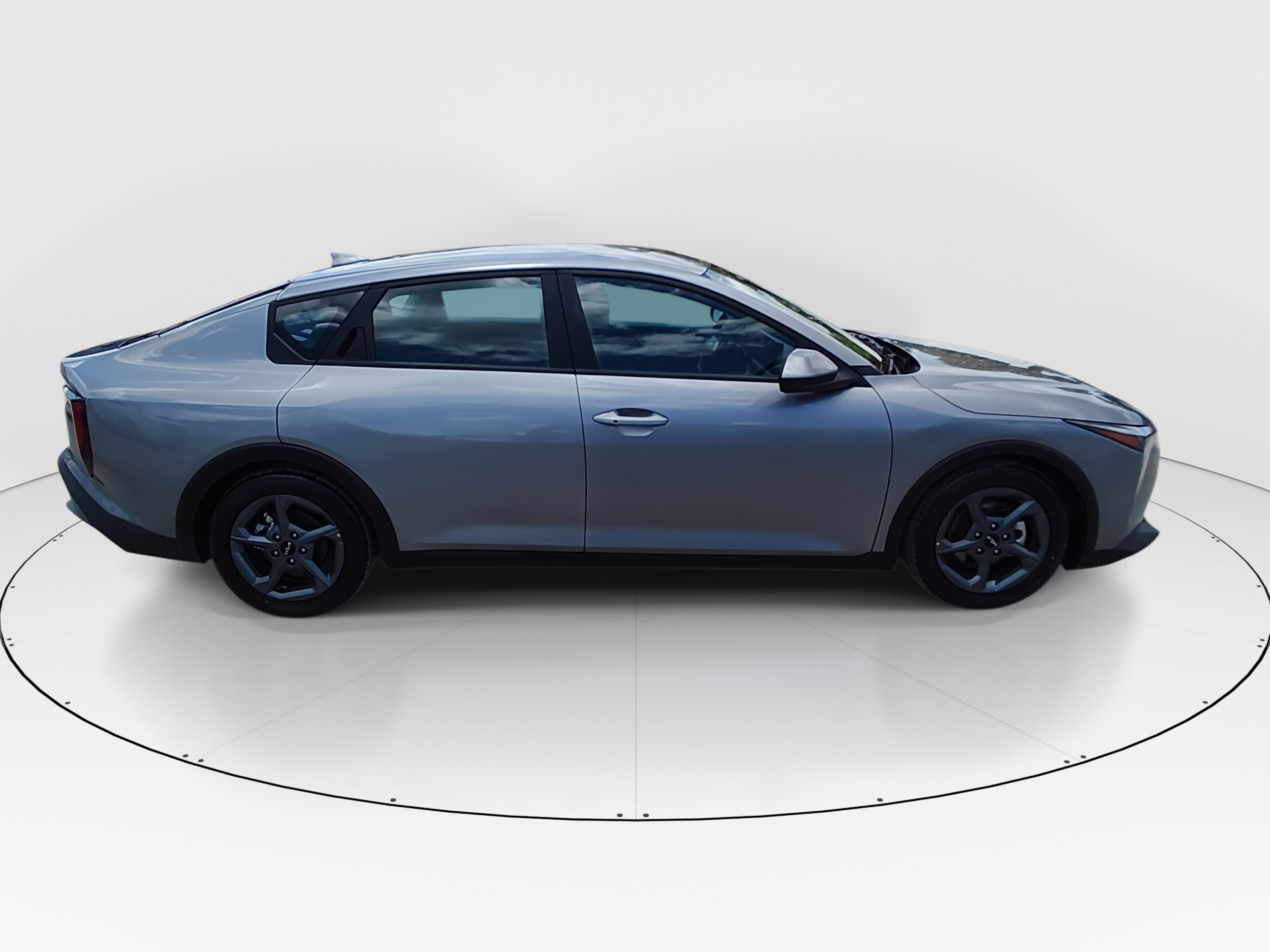 2025 Kia K4 LXS - Photo 8