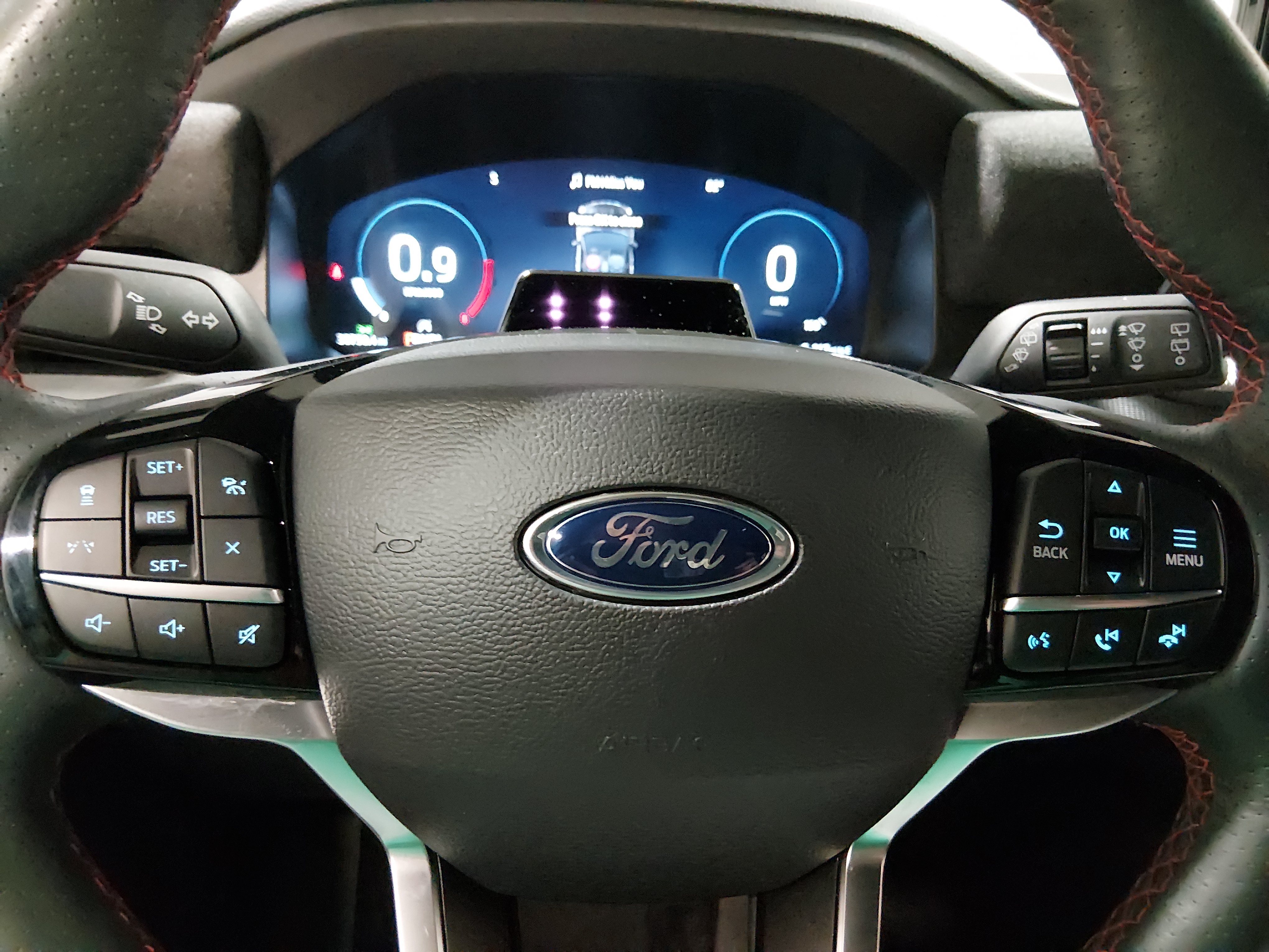 2025 Ford Explorer ST-LINE - Photo 12
