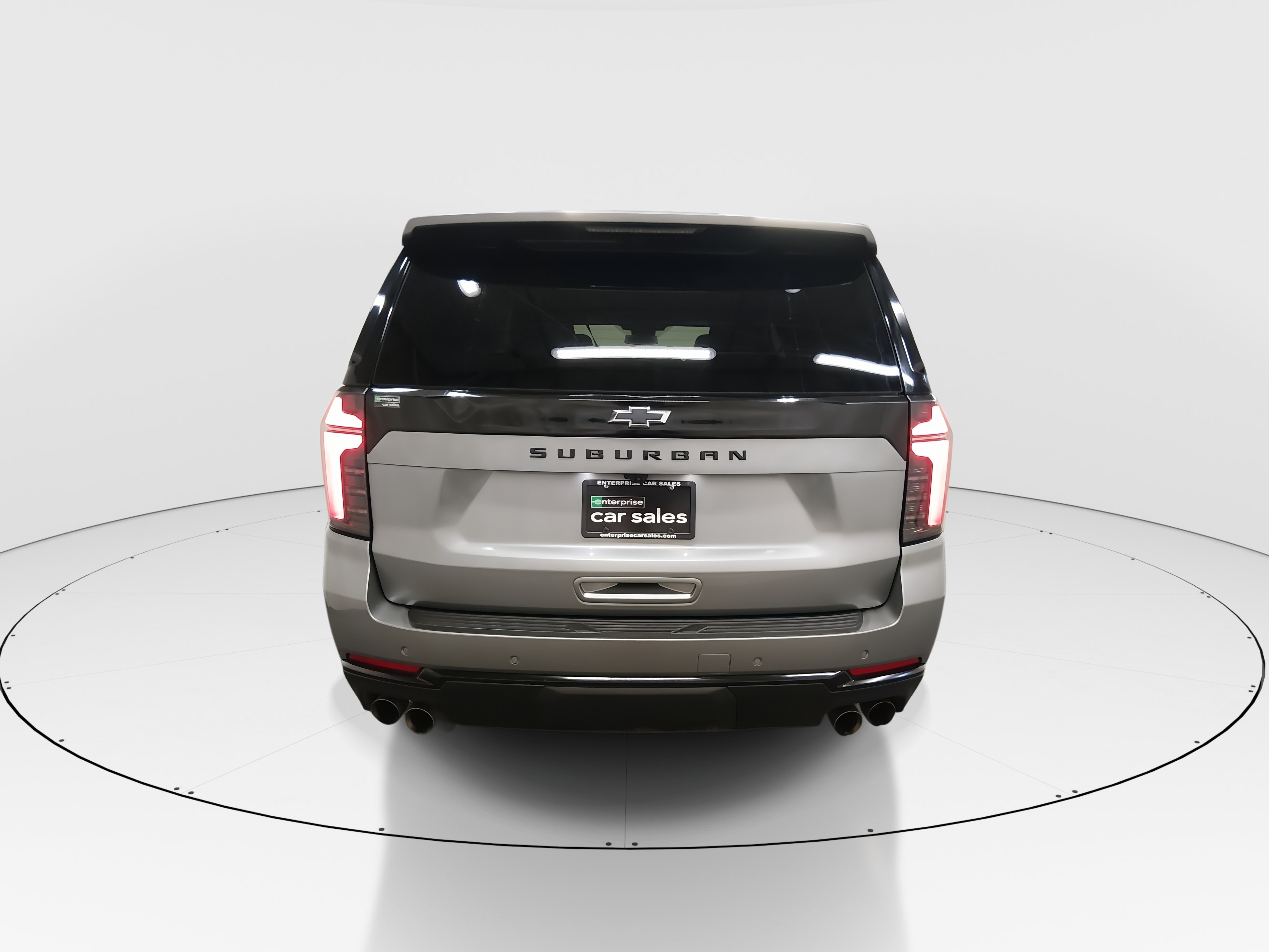 2025 Chevrolet Suburban Z71 - Photo 6