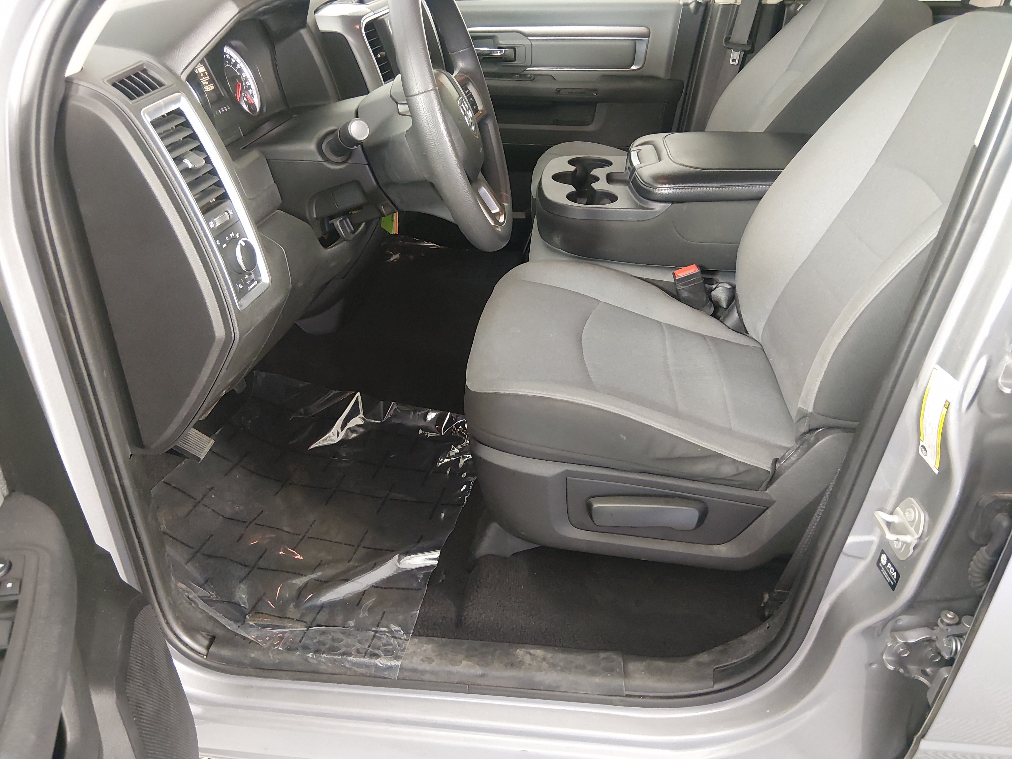 2024 RAM Ram 1500 Classic SLT - Photo 20