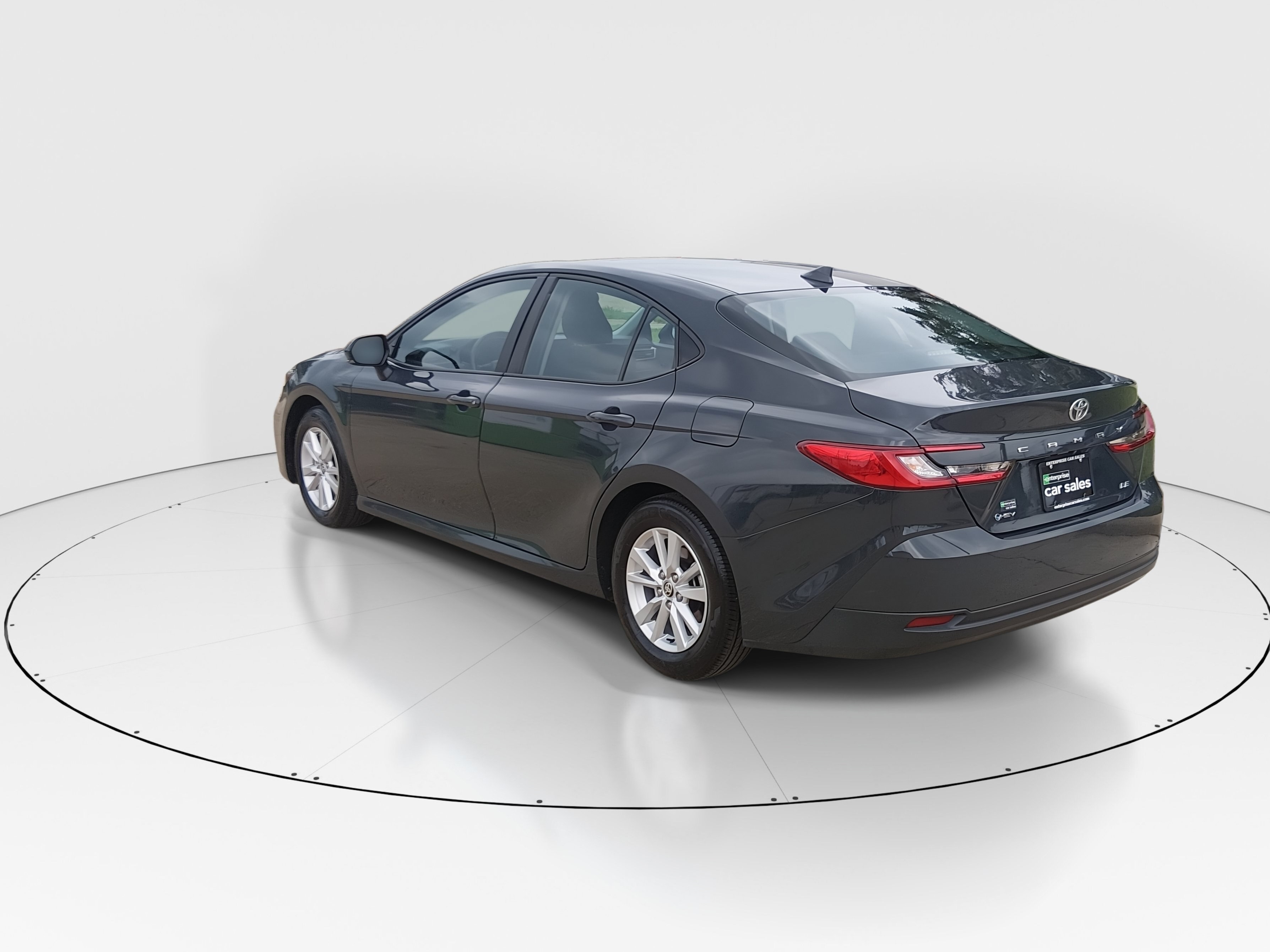 2025 Toyota Camry LE - Photo 5