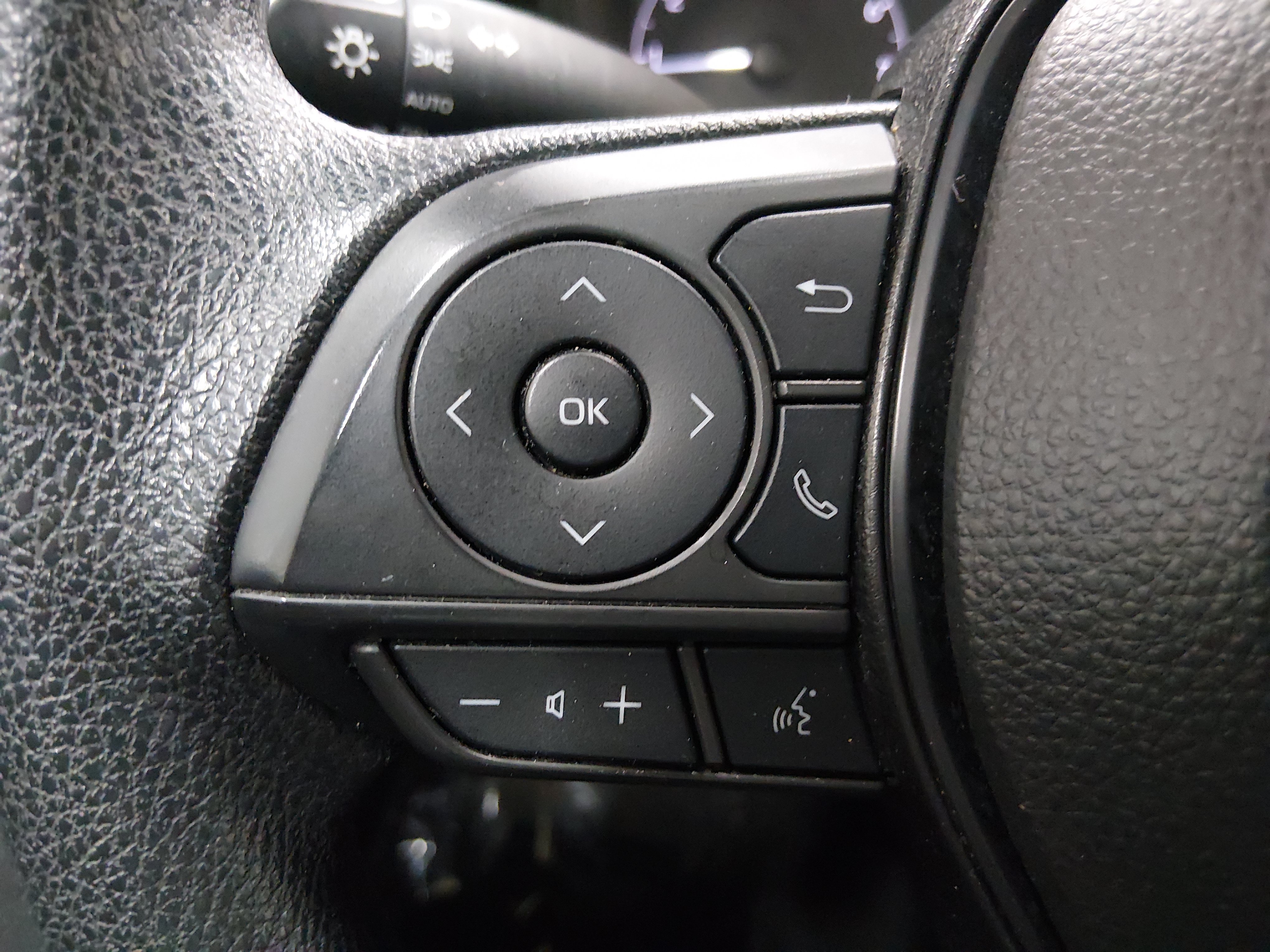 2024 Toyota Corolla LE - Photo 17