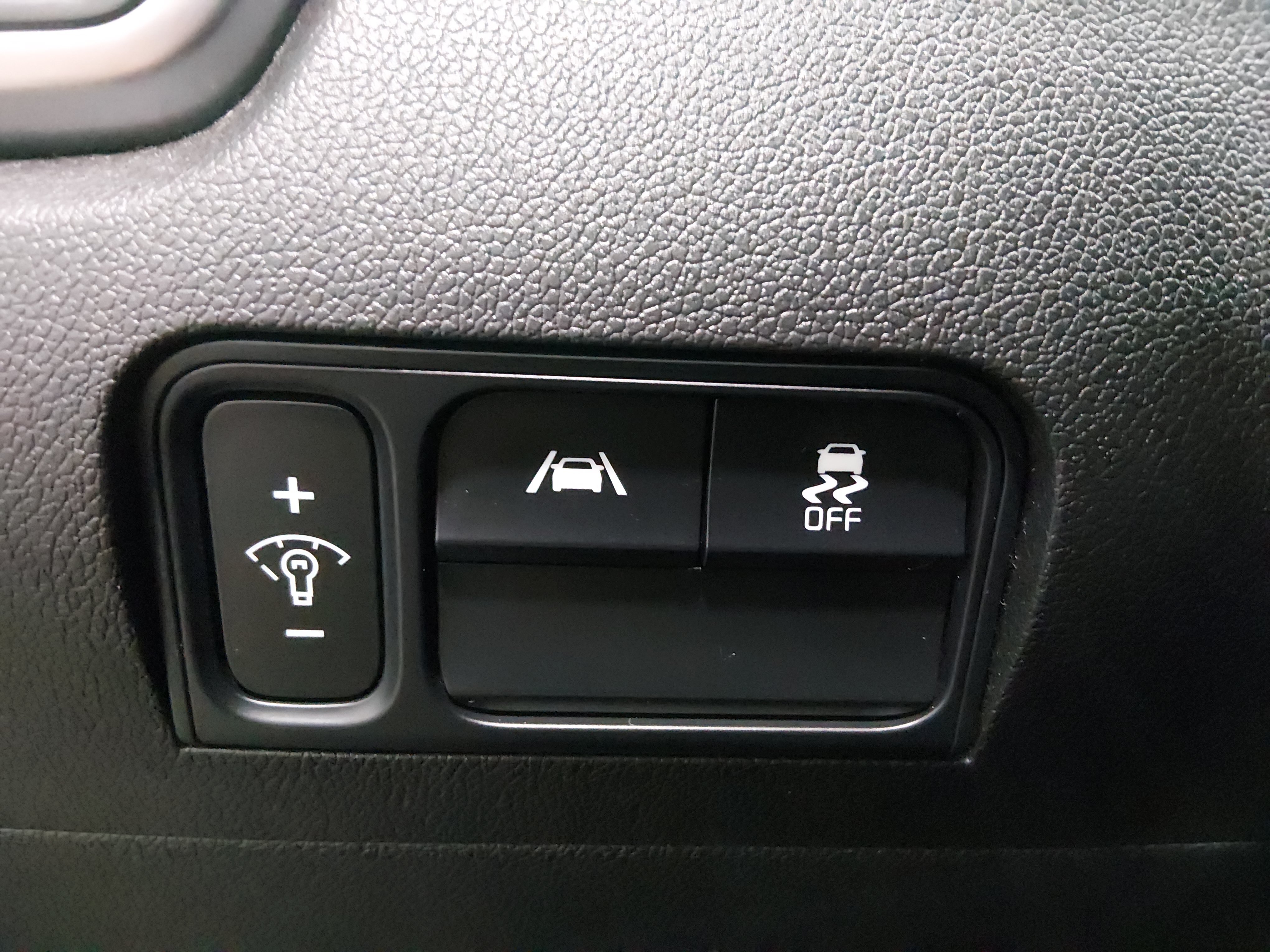 2023 Kia Sorento LX - Photo 13