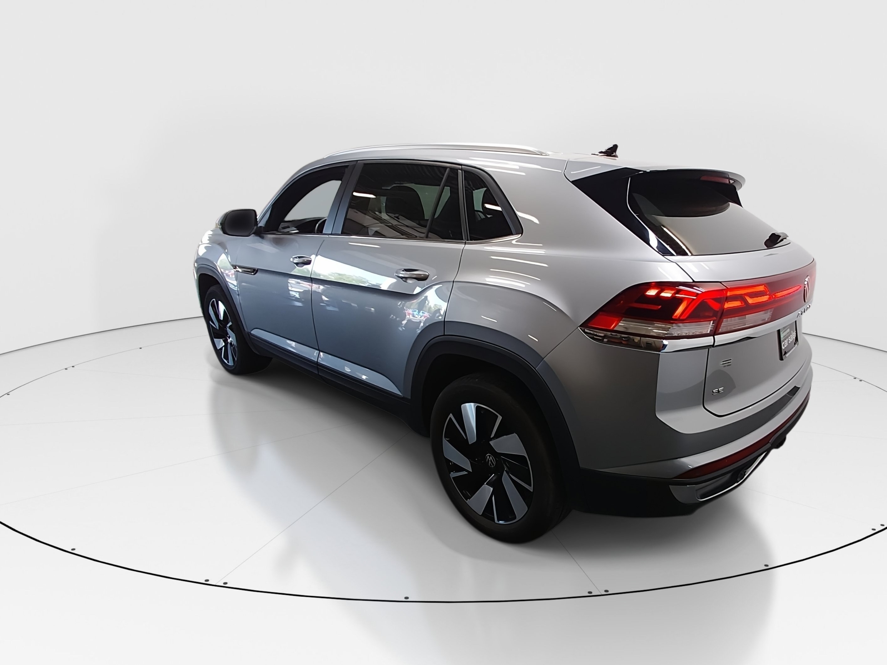 2025 Volkswagen Atlas Cross Sport SE w/Tech - Photo 5