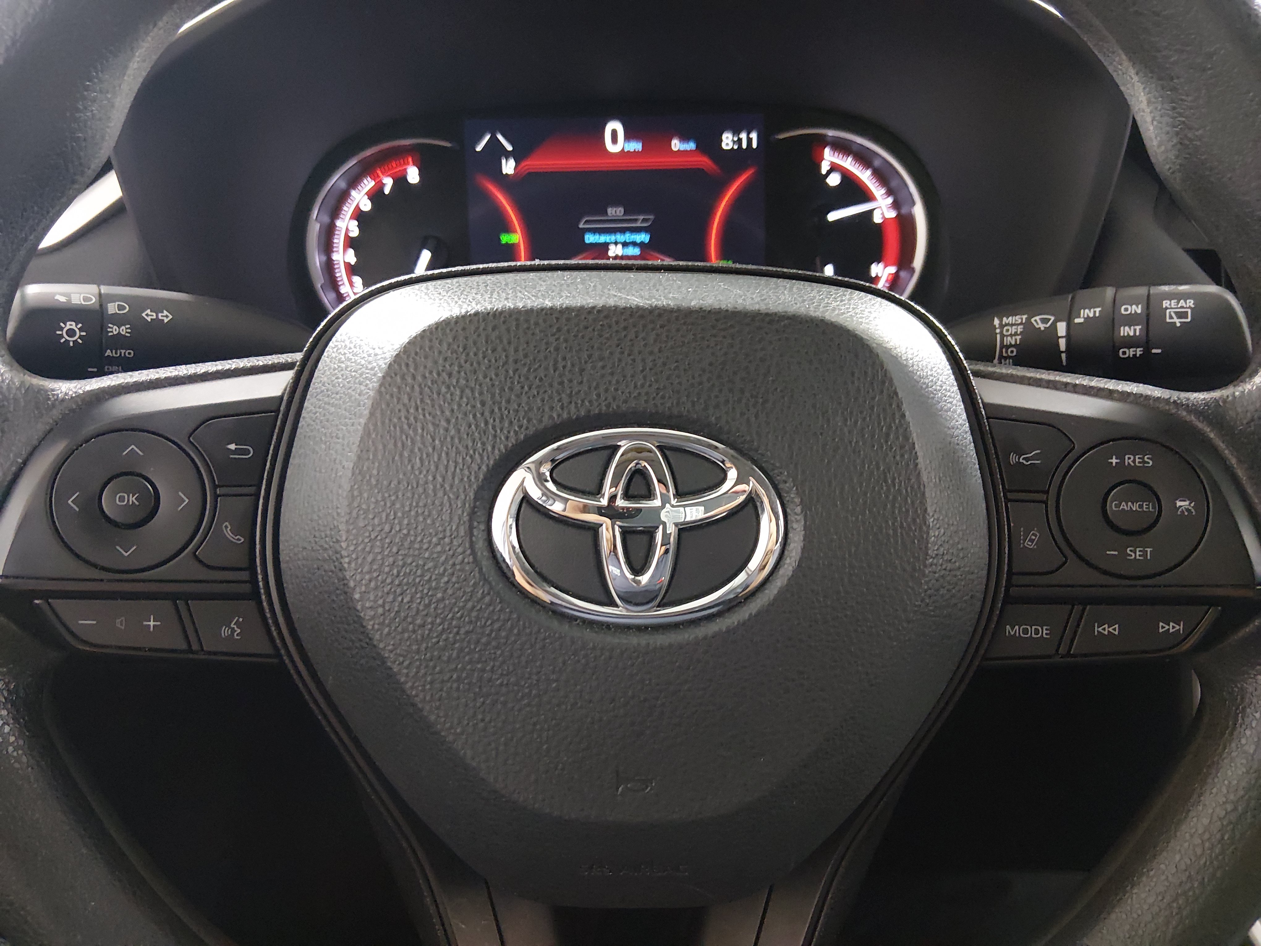 2024 Toyota RAV4 XLE - Photo 12