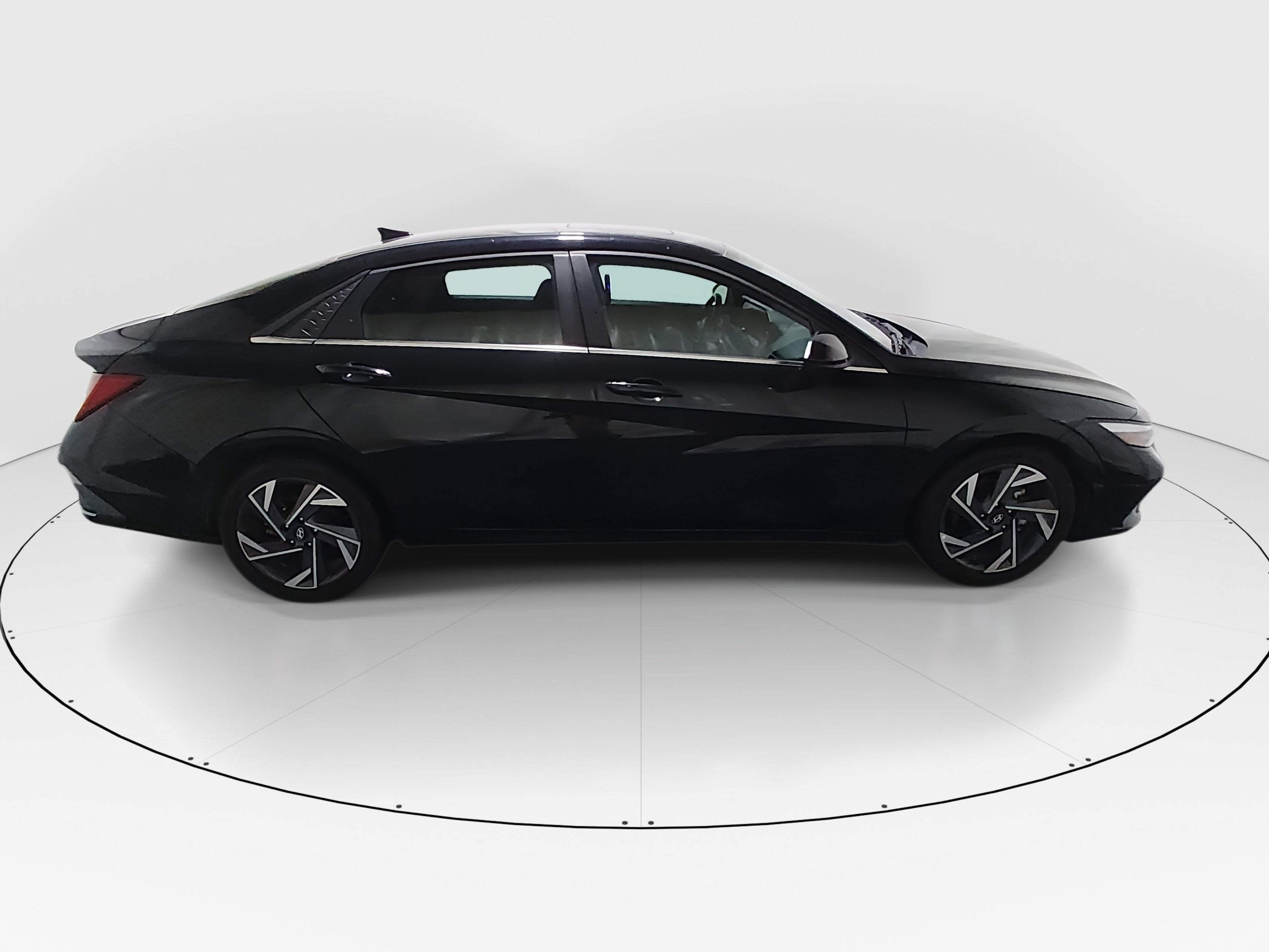 2025 Hyundai Elantra SEL - Photo 8
