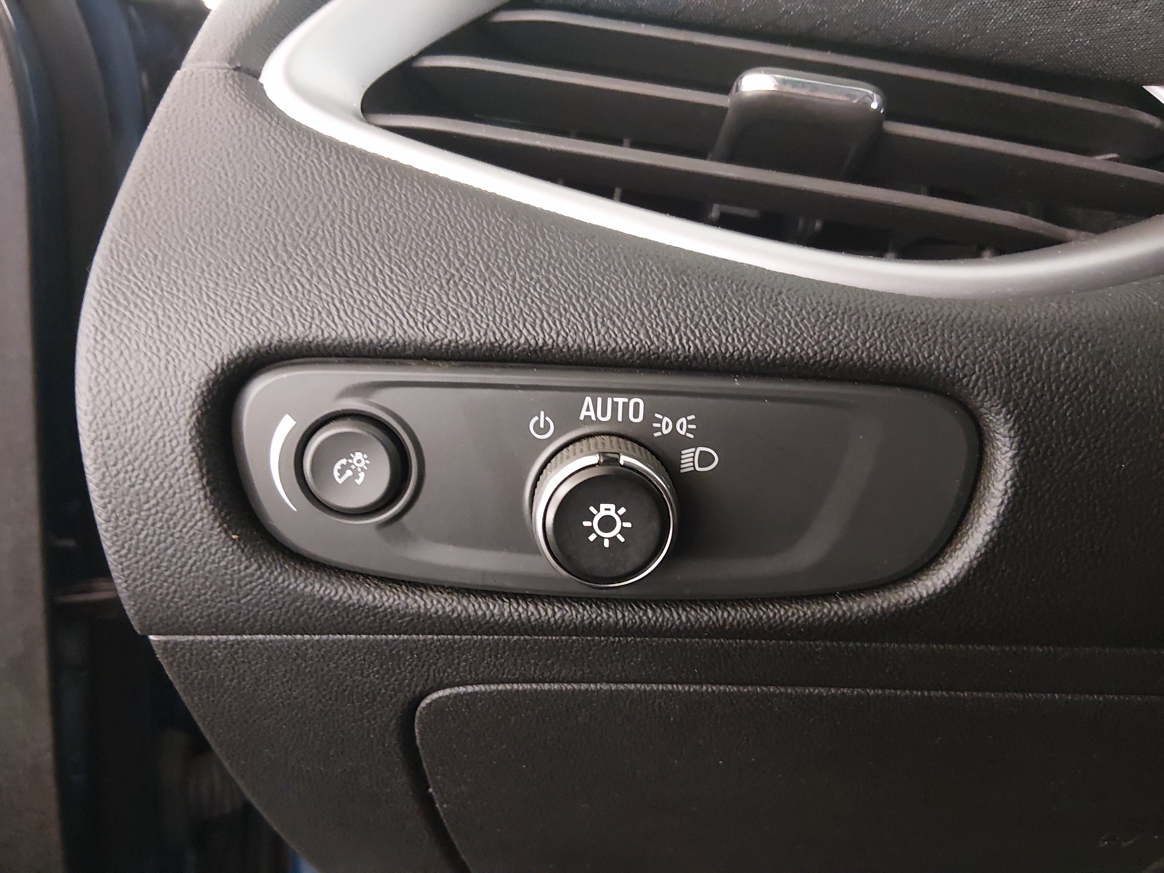 2024 Chevrolet Malibu 1LT - Photo 13