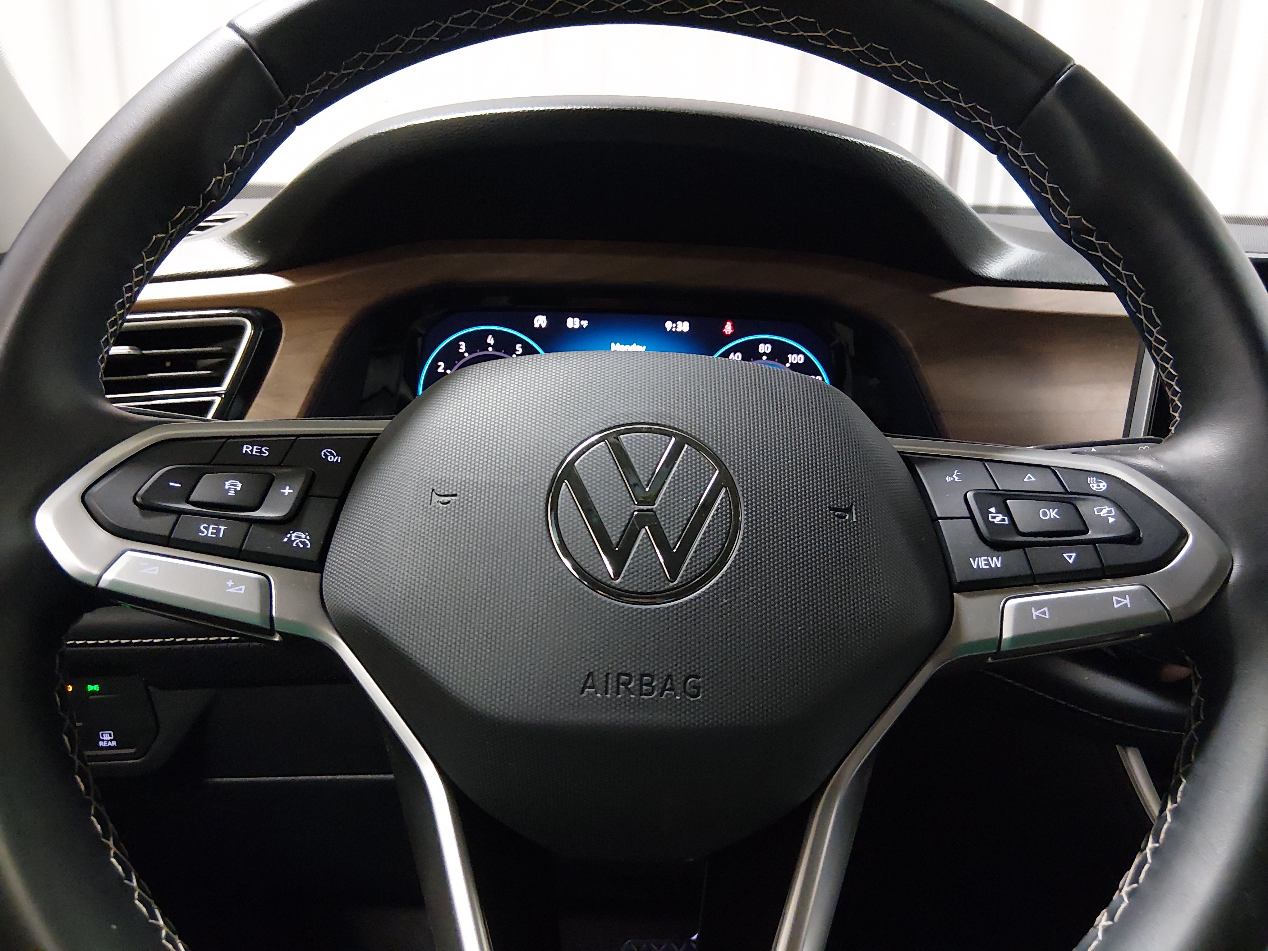 2026 Volkswagen Atlas SE w/Tech - Photo 12