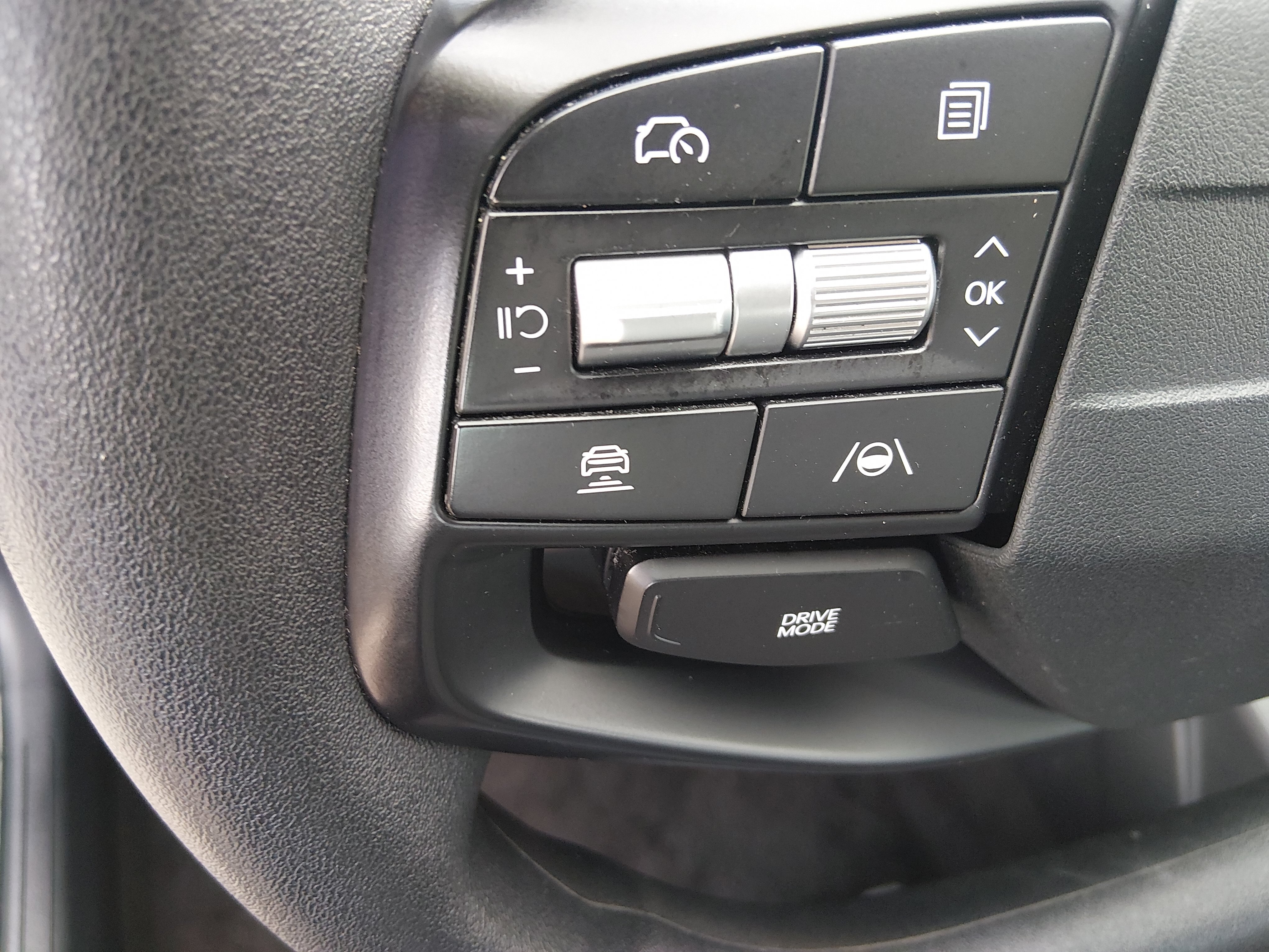 2025 Kia K4 LXS - Photo 12