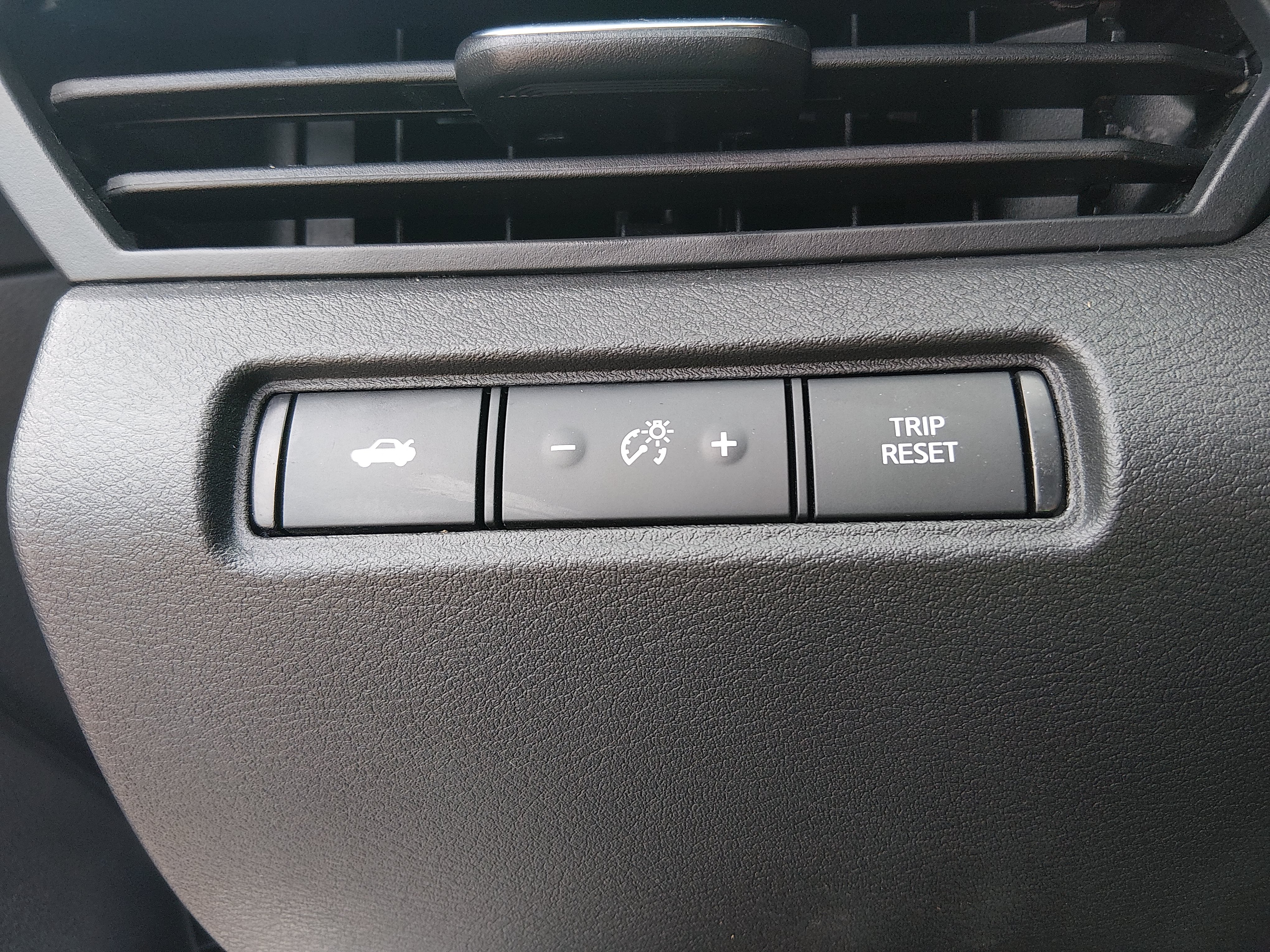 2024 Nissan Altima SR - Photo 13