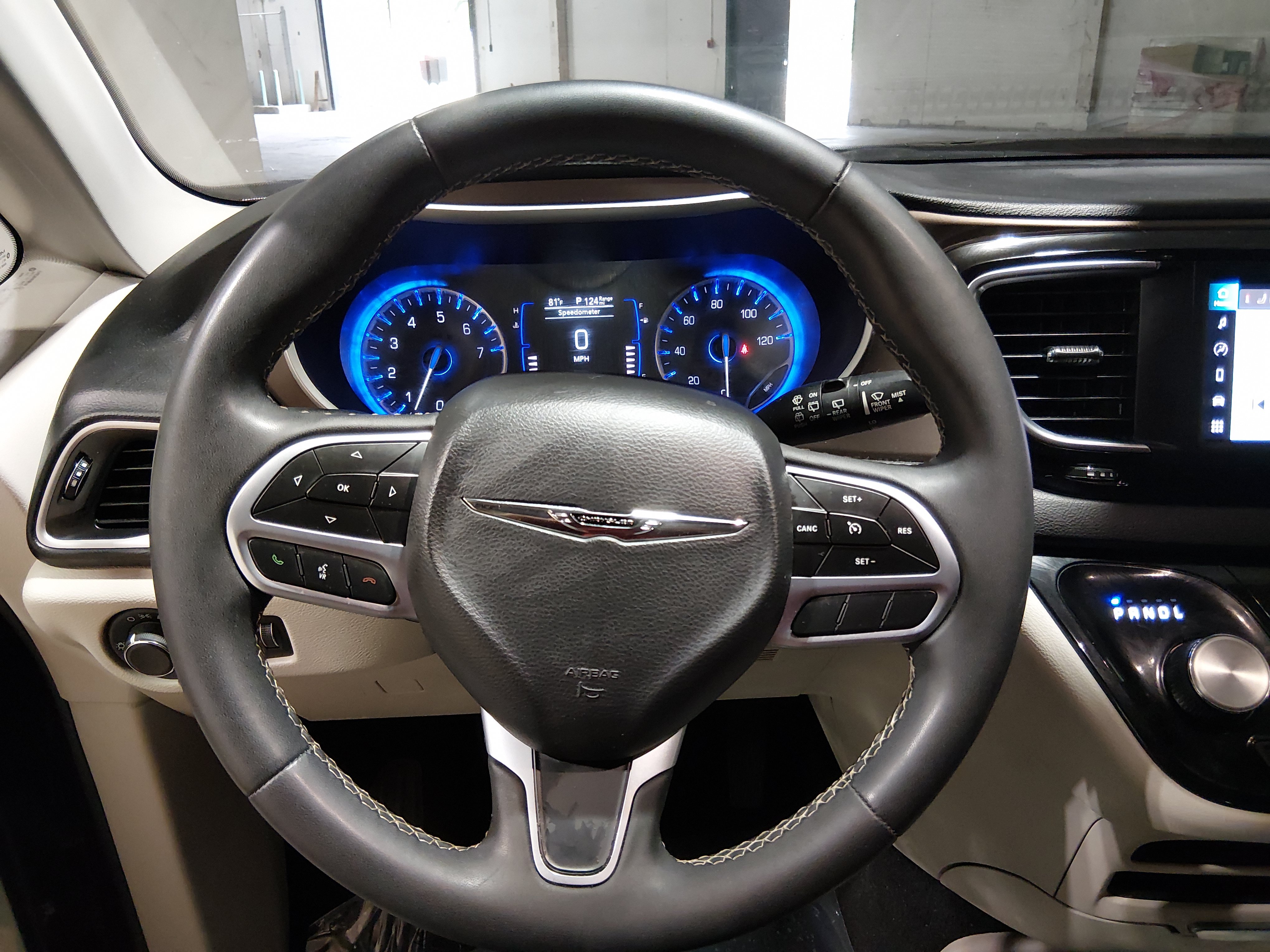 2023 Chrysler Voyager LX - Photo 12
