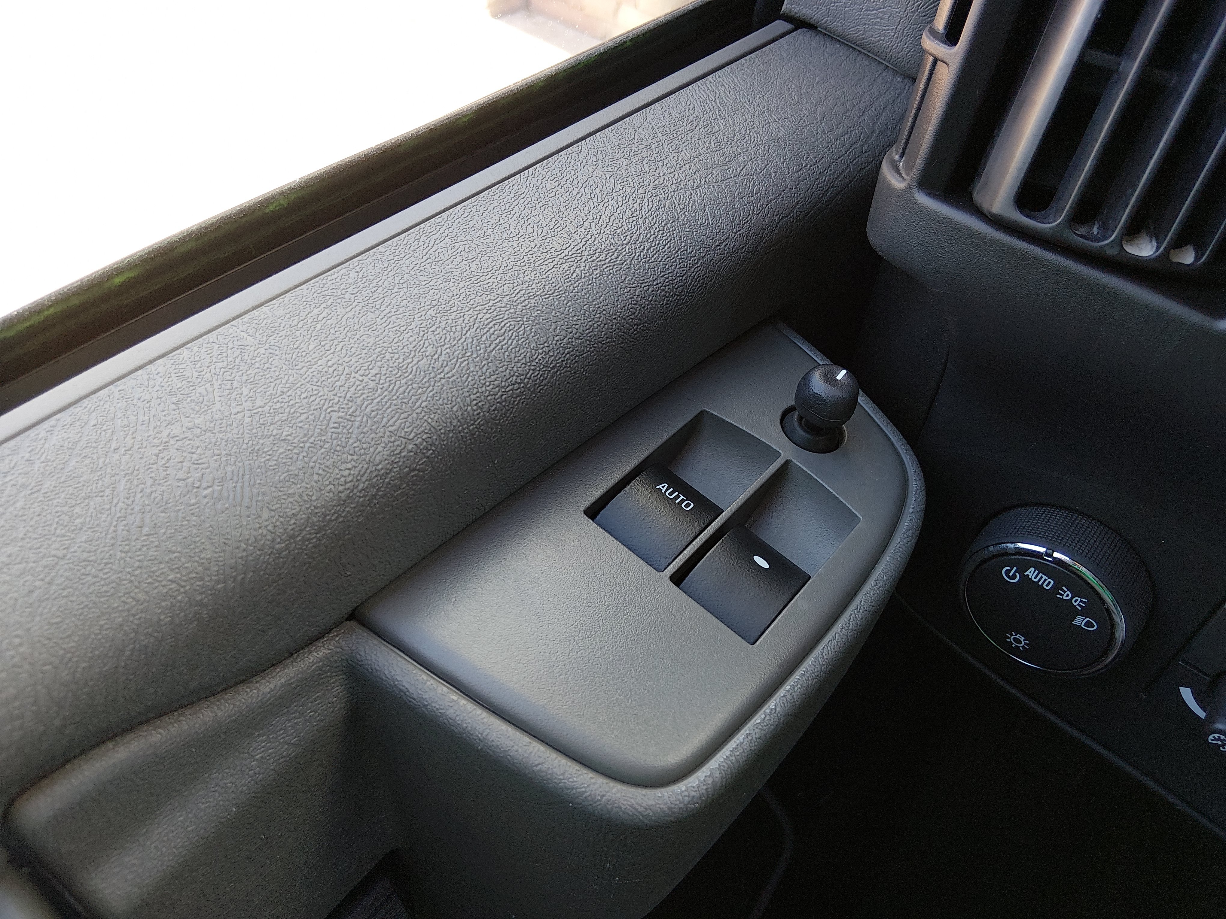 2025 Chevrolet Express Cargo Work Van - Photo 21