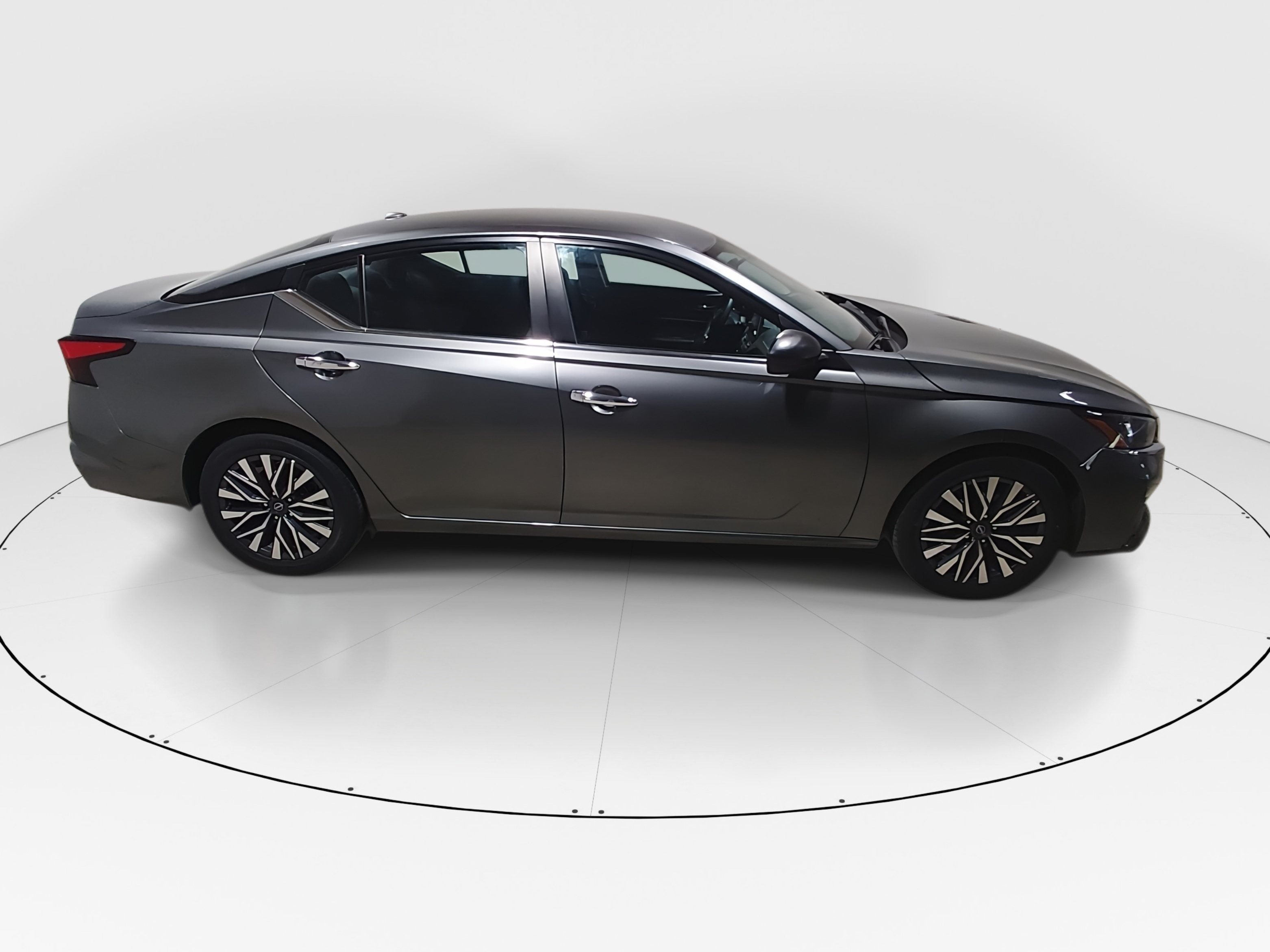 2024 Nissan Altima SV - Photo 8