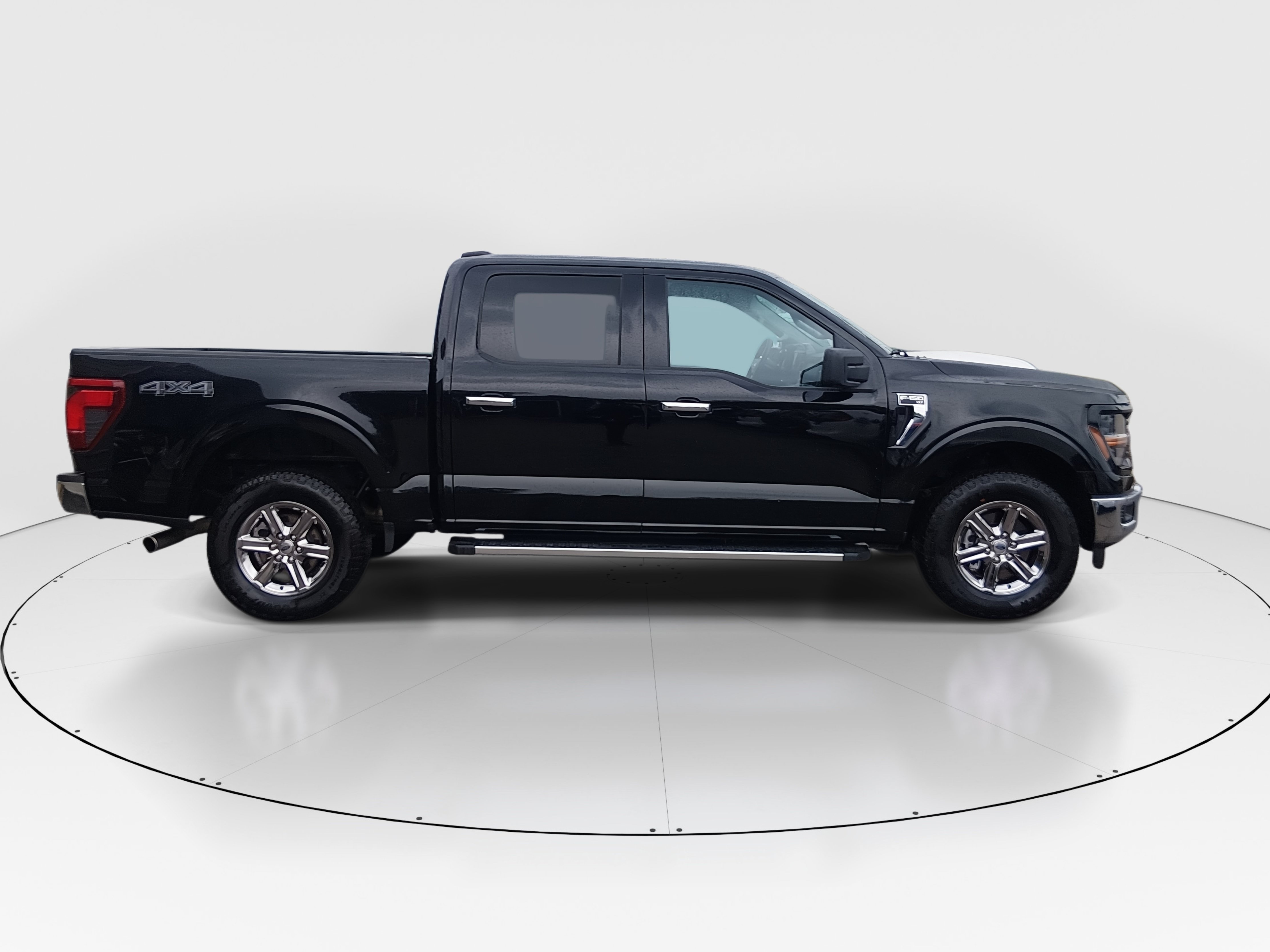 2025 Ford F-150 XLT - Photo 8
