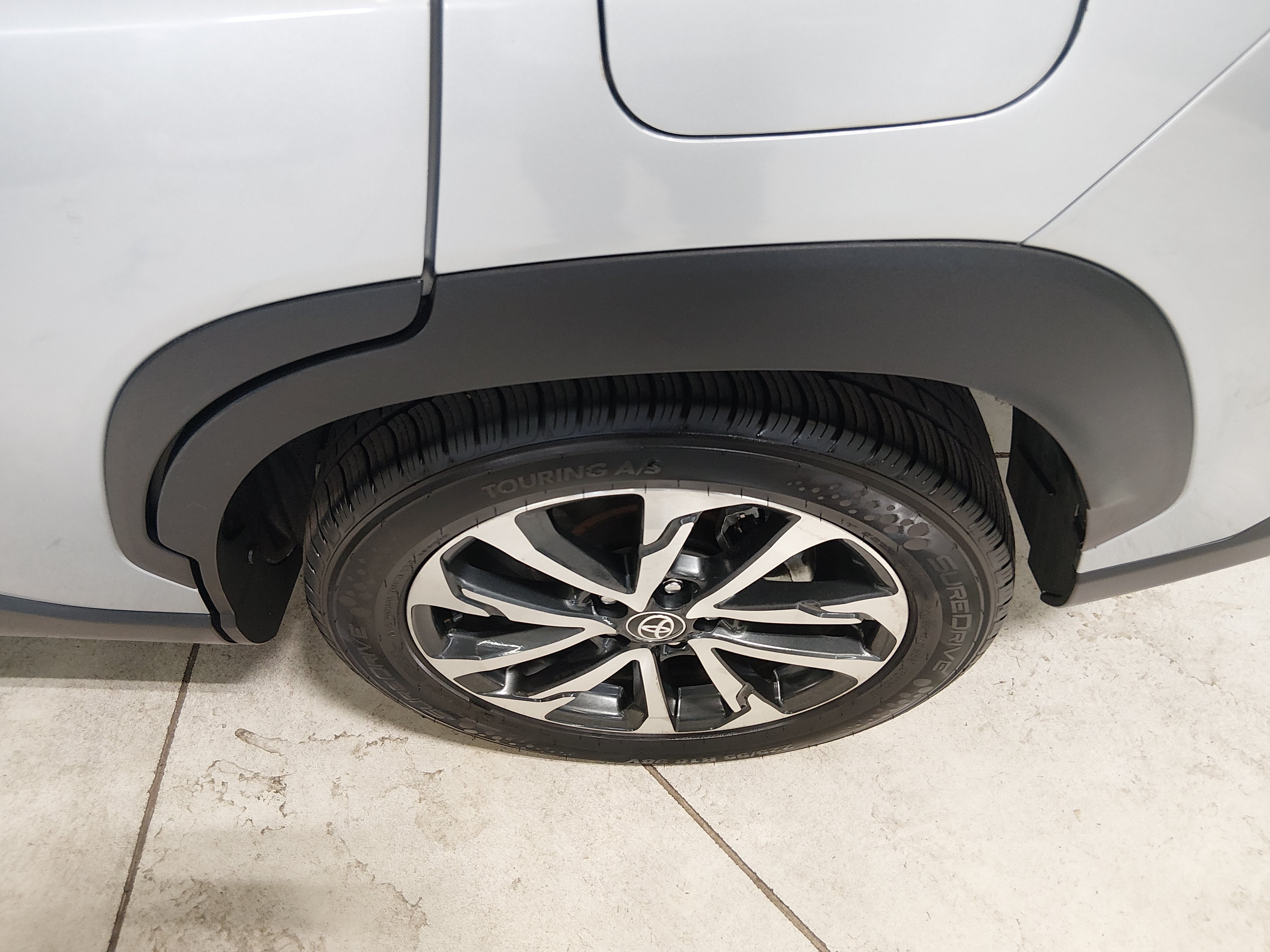 2024 Toyota Corolla Cross XLE - Photo 10