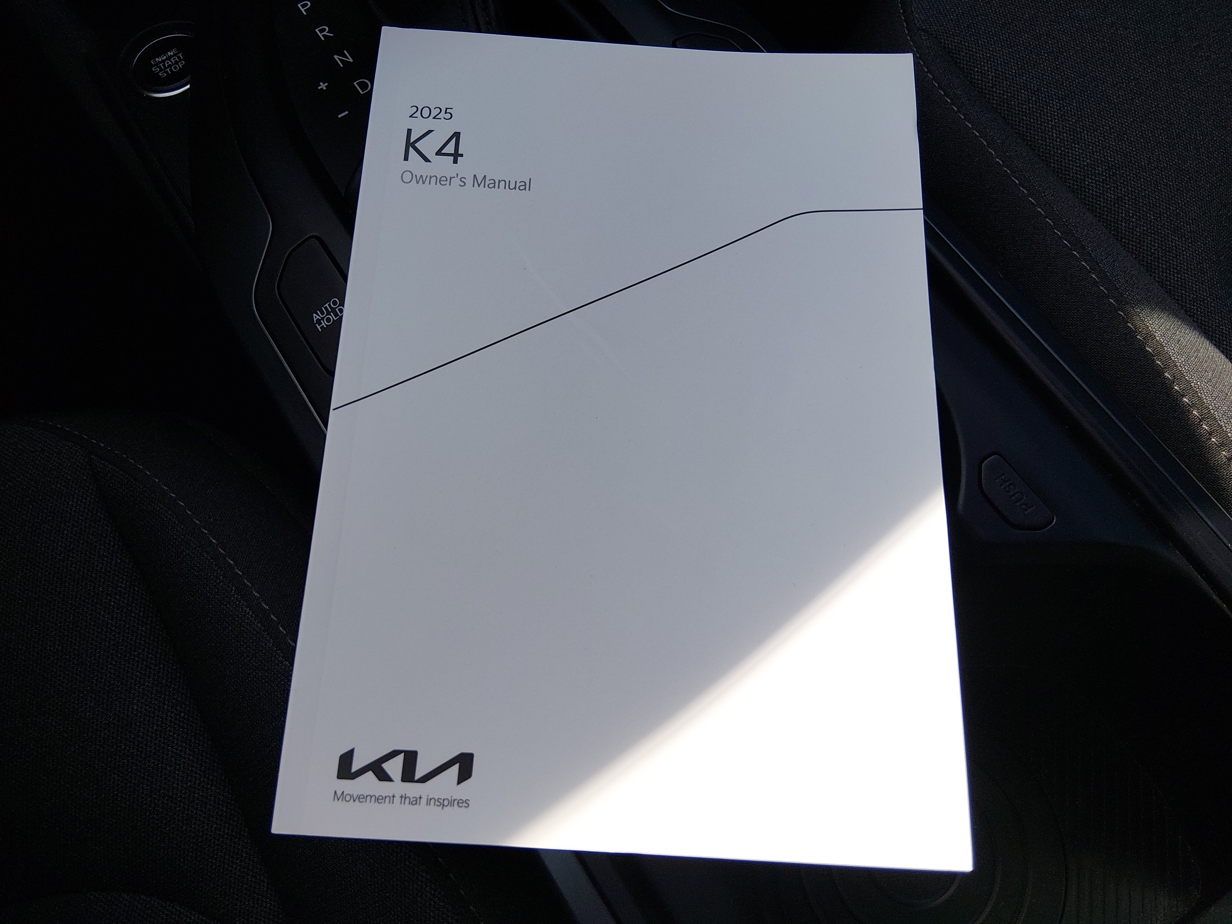 2025 Kia K4 LXS - Photo 19