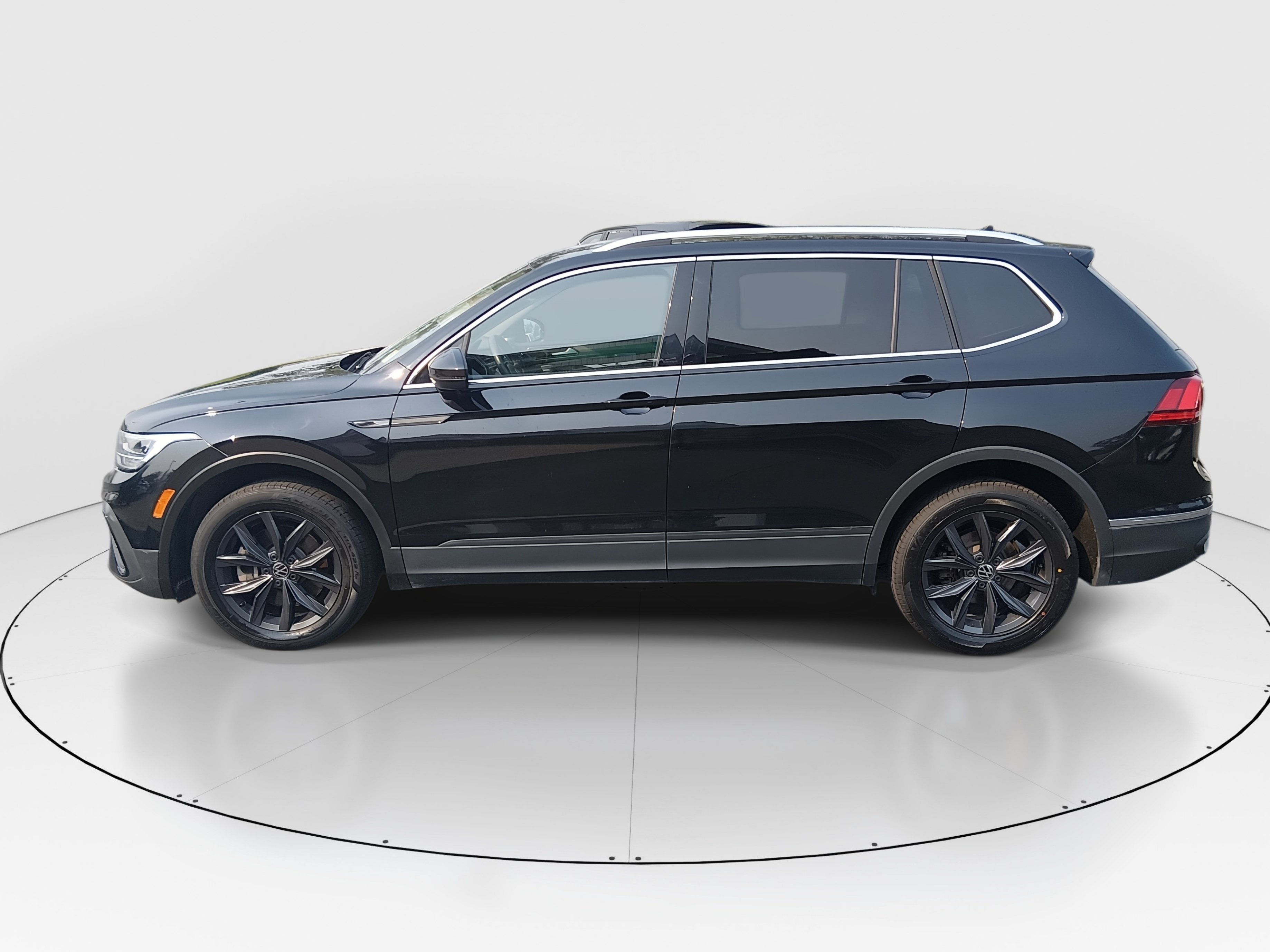 2024 Volkswagen Tiguan SE - Photo 4