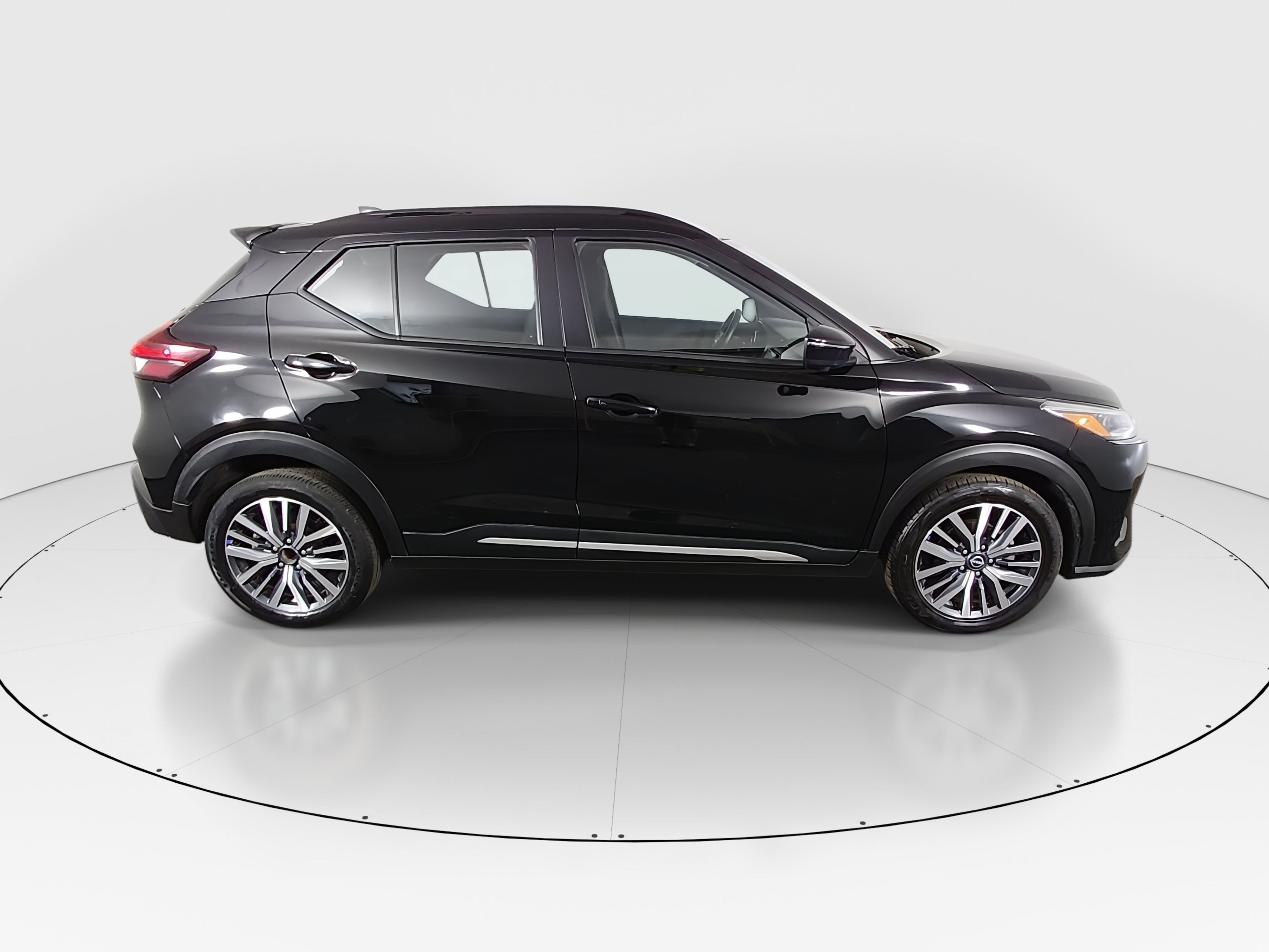 2024 Nissan Kicks SR - Photo 8