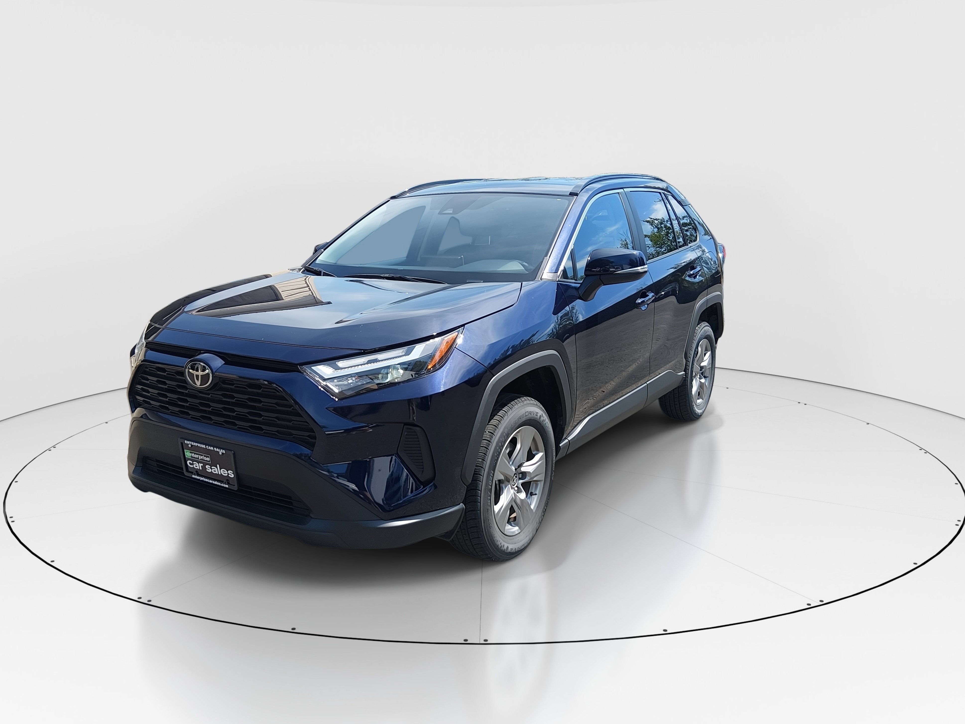 2024 Toyota RAV4 XLE - Photo 3