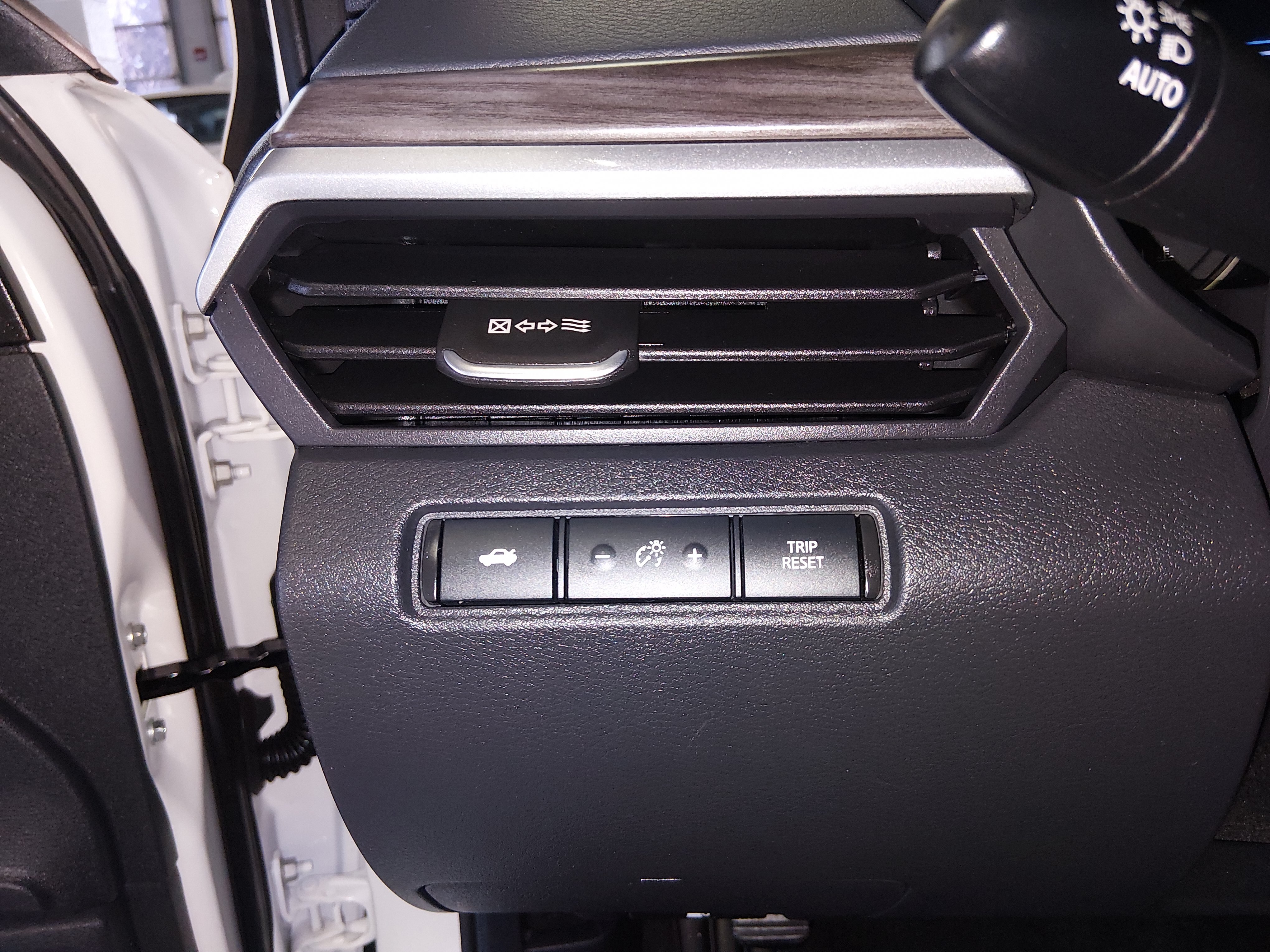 2025 Nissan Altima SV - Photo 13