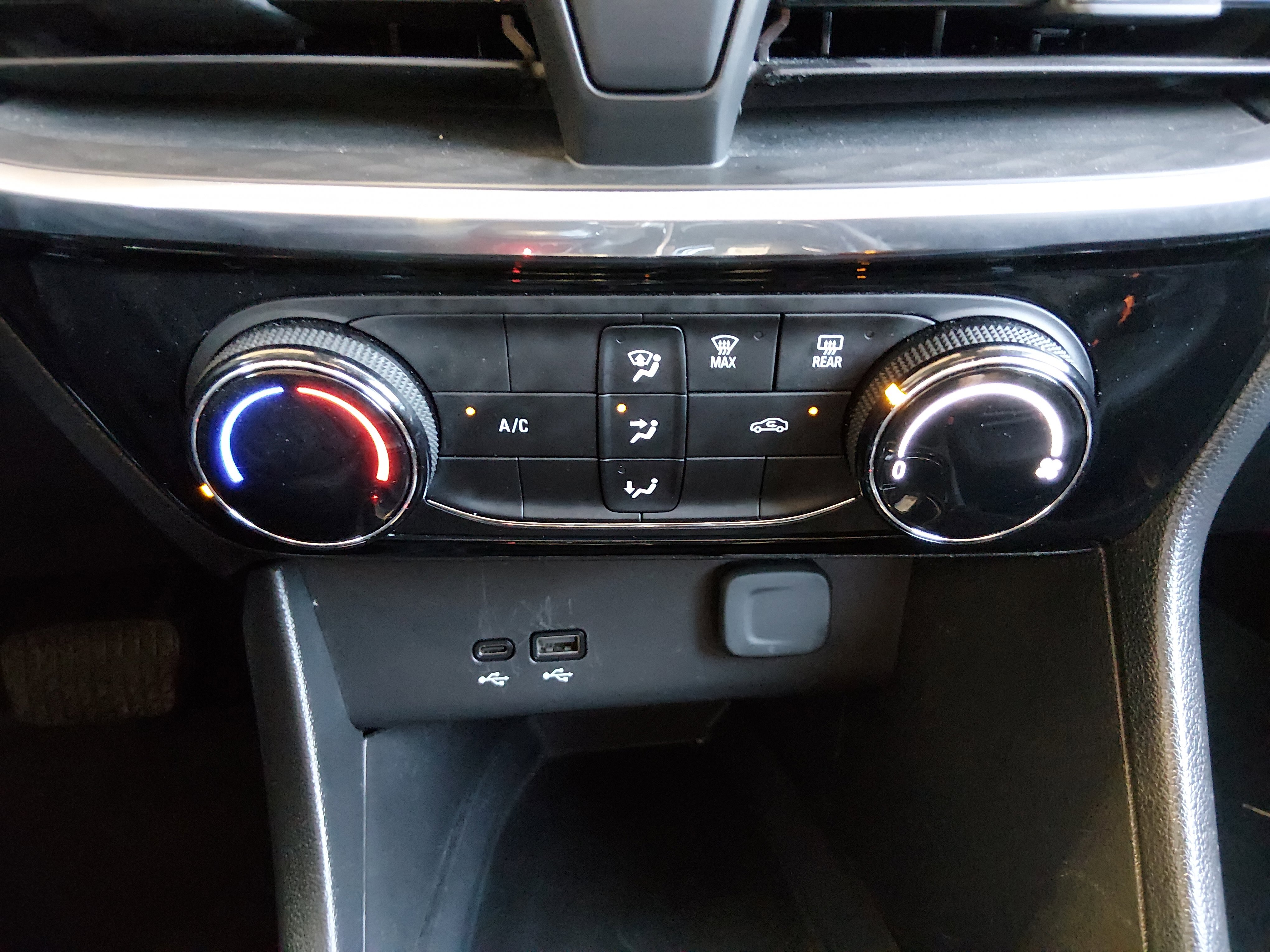 2024 Buick Encore GX Sport Touring - Photo 19