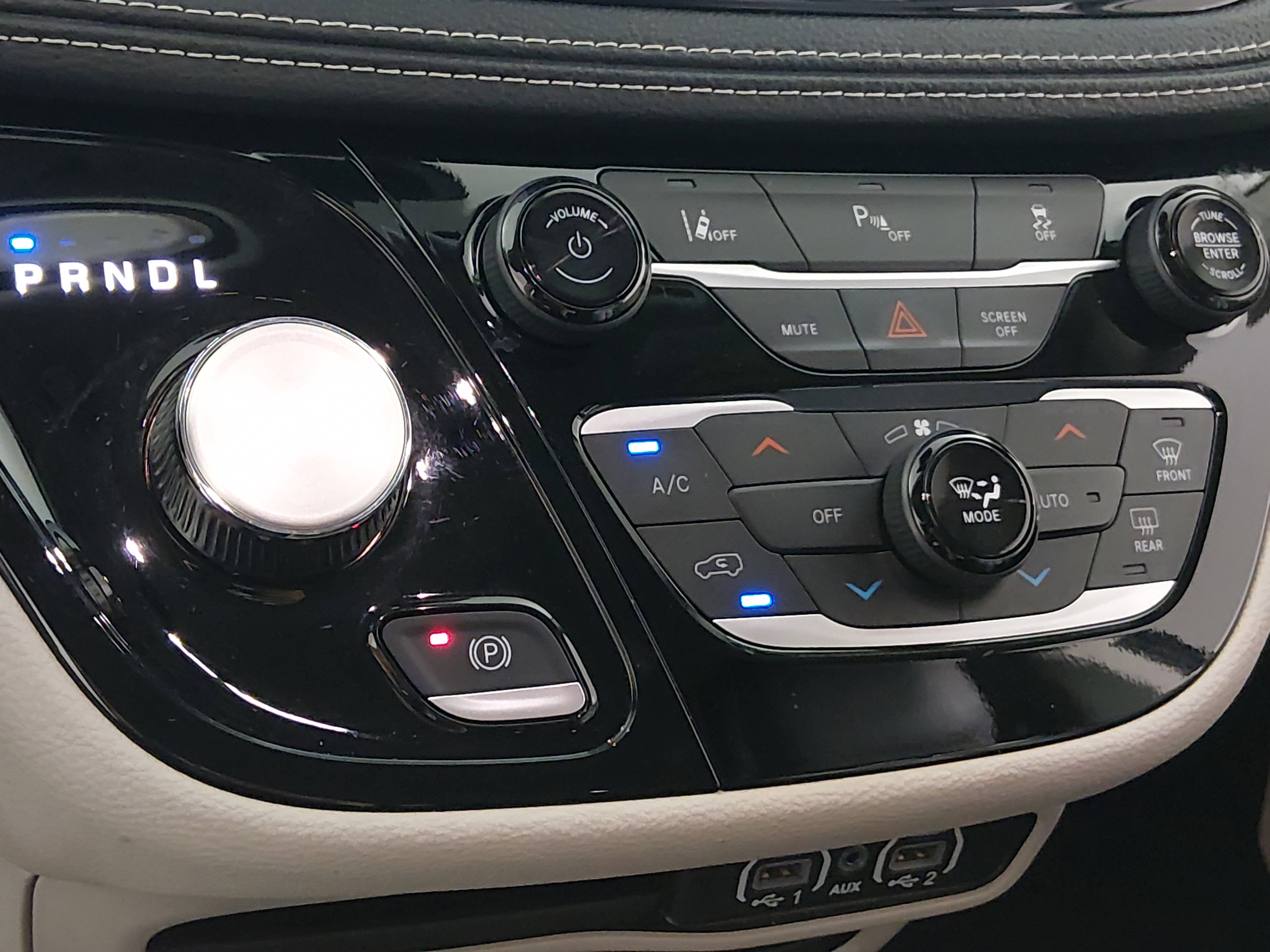 2024 Chrysler Pacifica PHEV Select - Photo 21