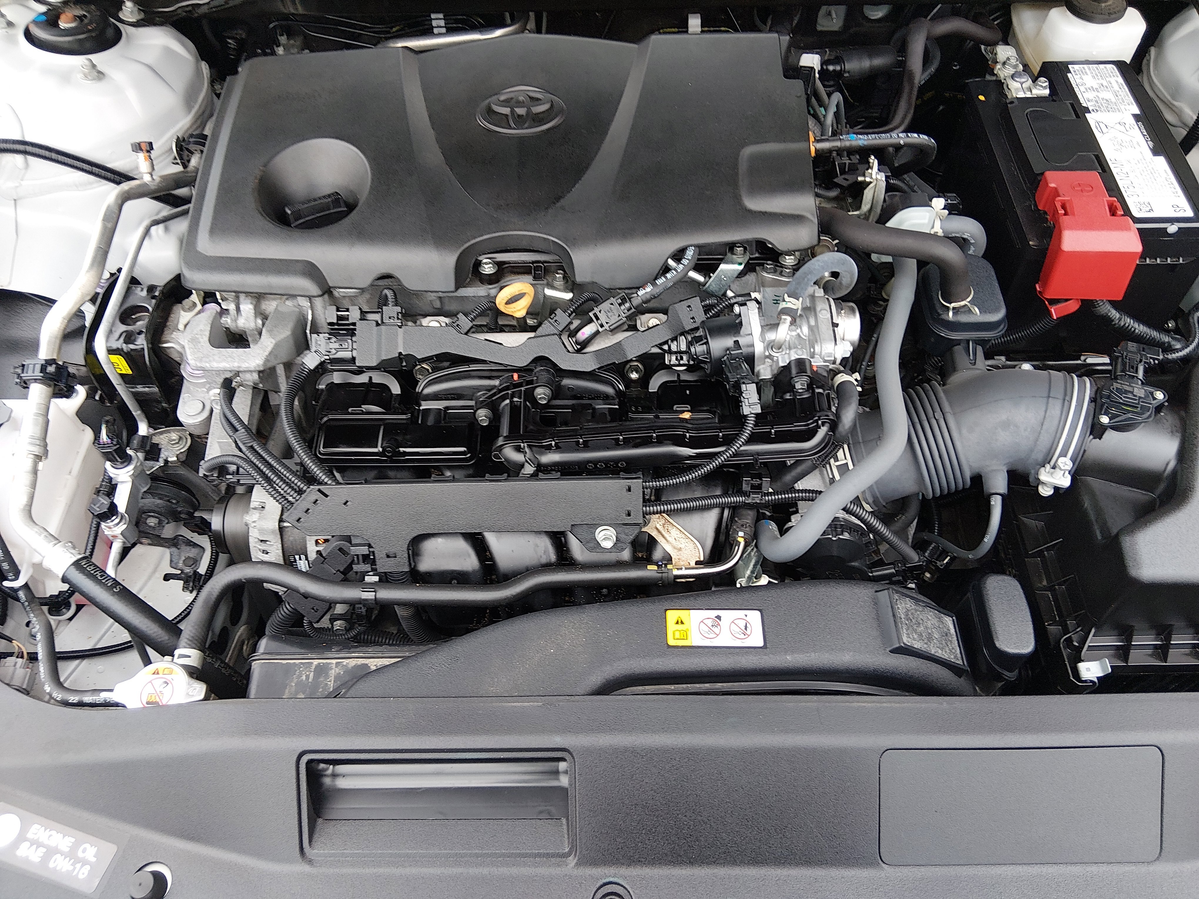 2024 Toyota Camry SE - Photo 9