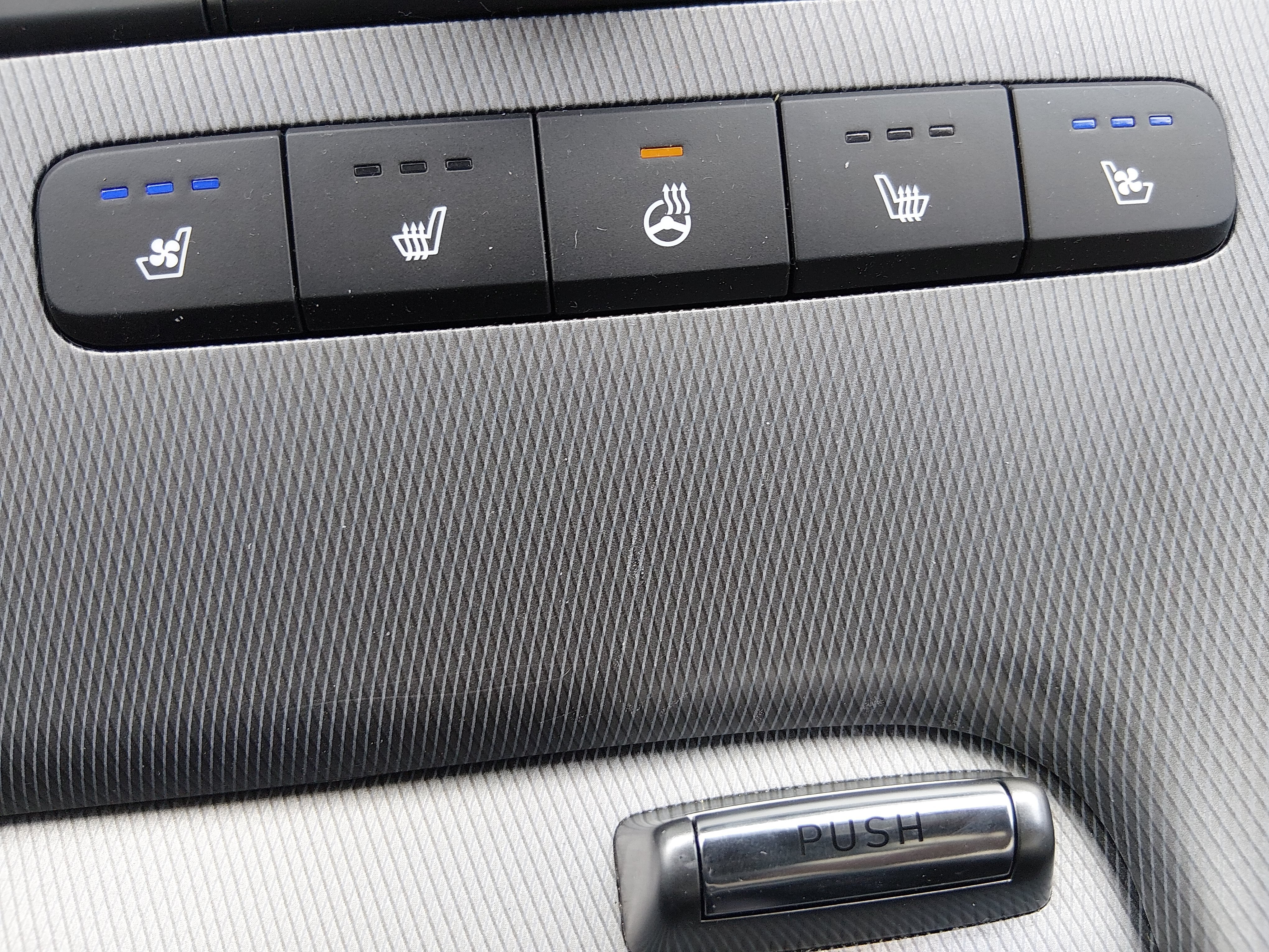 2024 Hyundai Palisade Limited - Photo 18