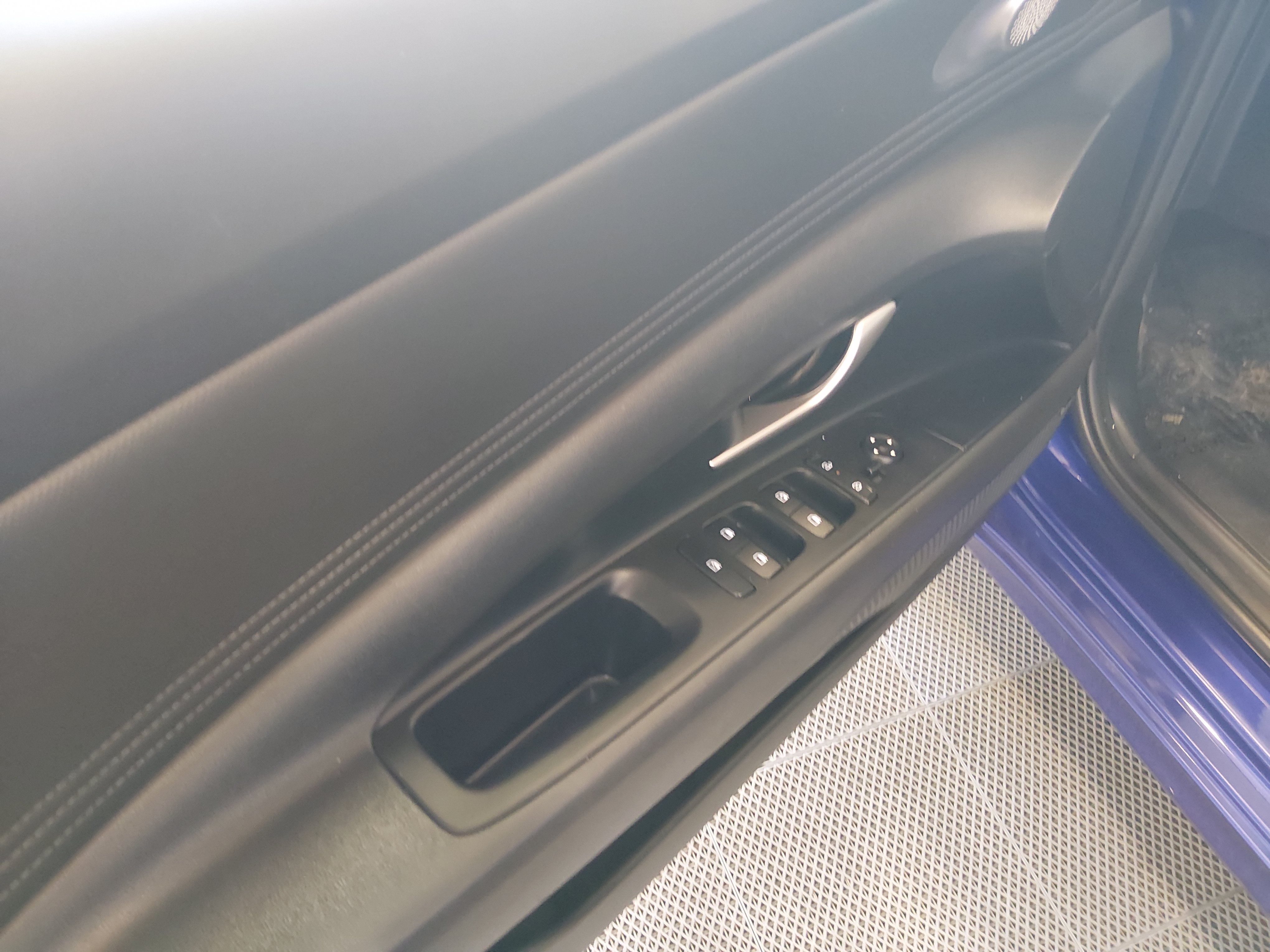 2024 Hyundai Elantra Limited - Photo 21