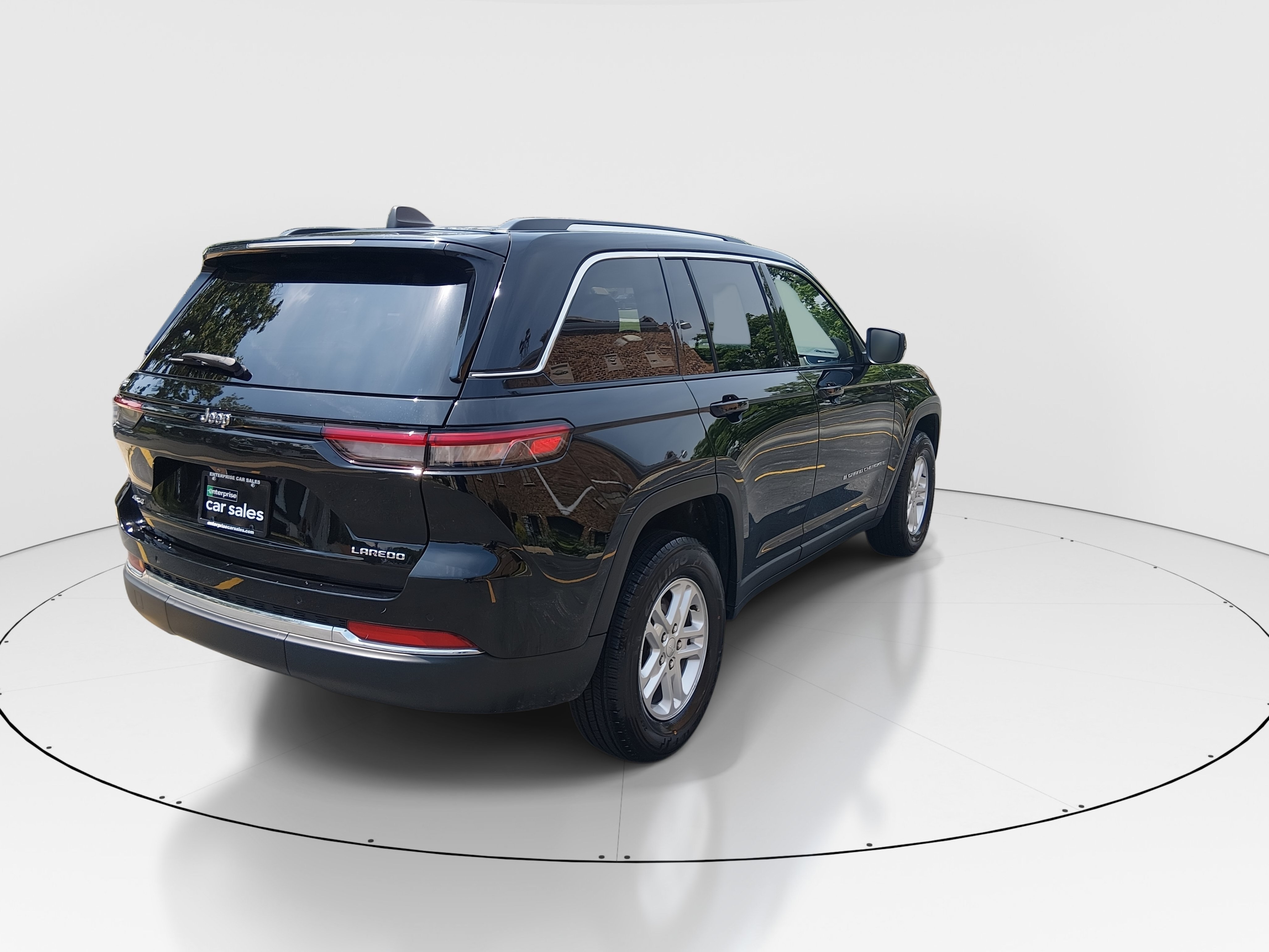 2023 Jeep Grand Cherokee Laredo - Photo 7