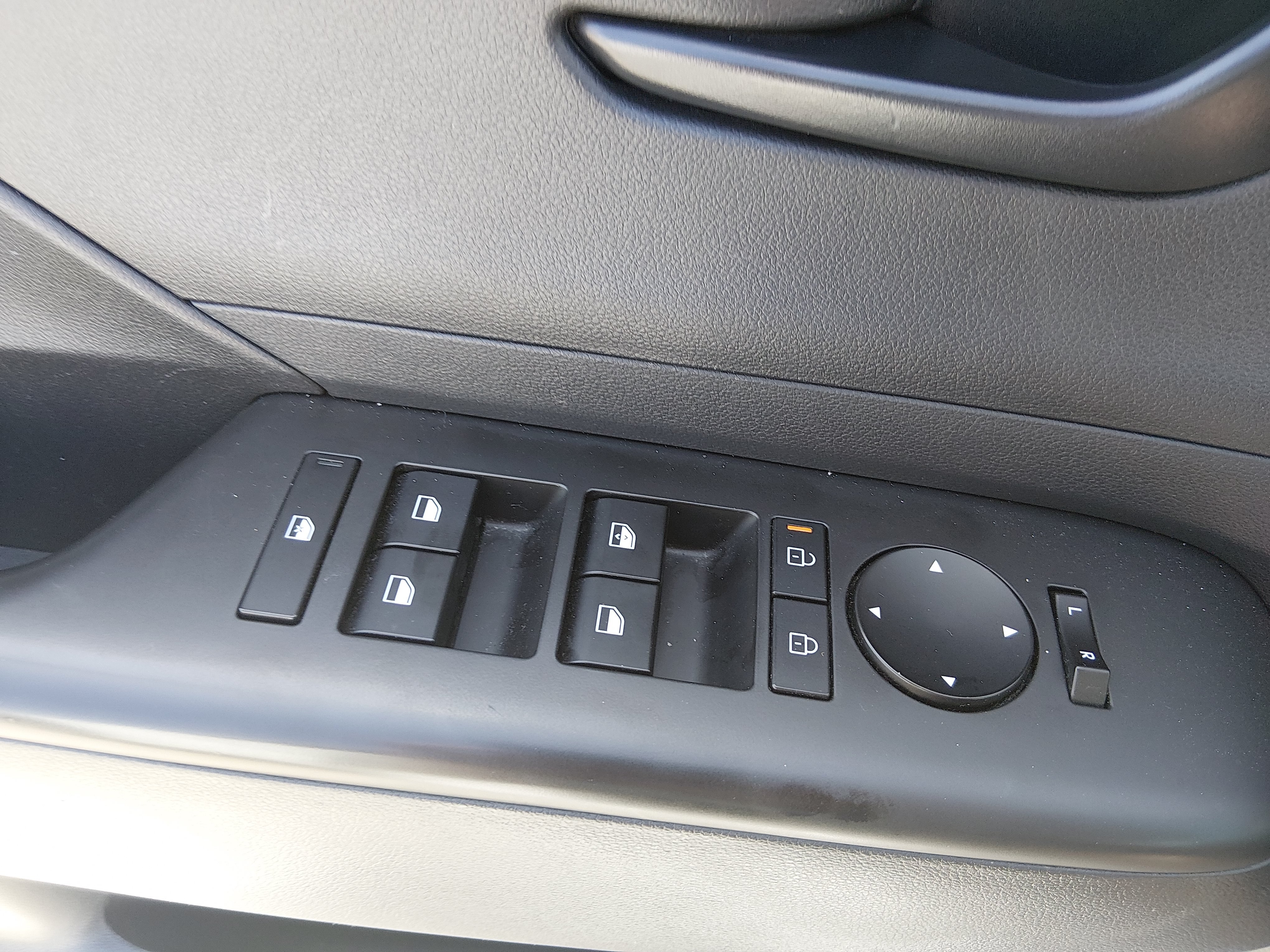 2024 Hyundai Kona SEL - Photo 17