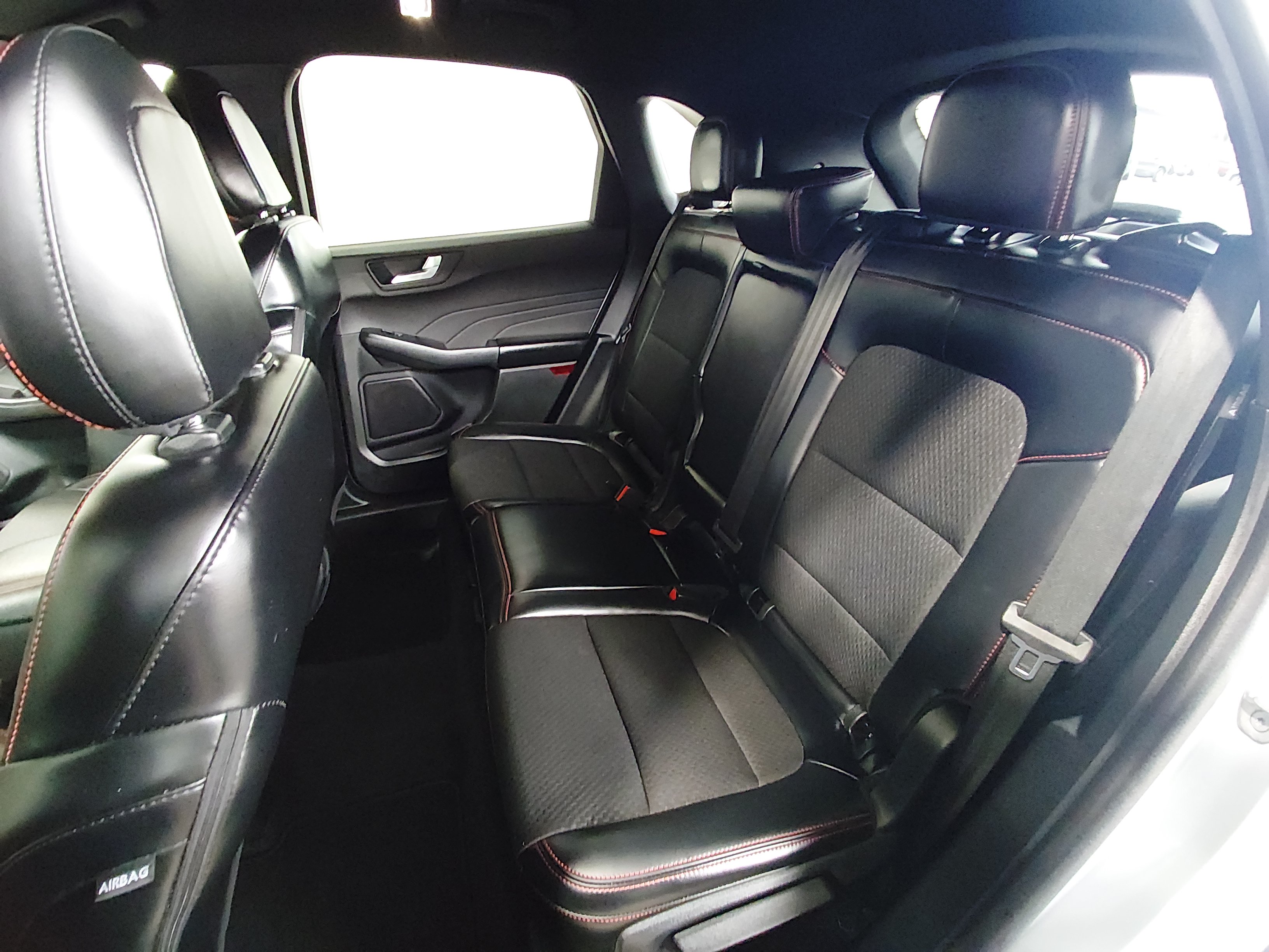 2025 Ford Escape ST-Line Select - Photo 26